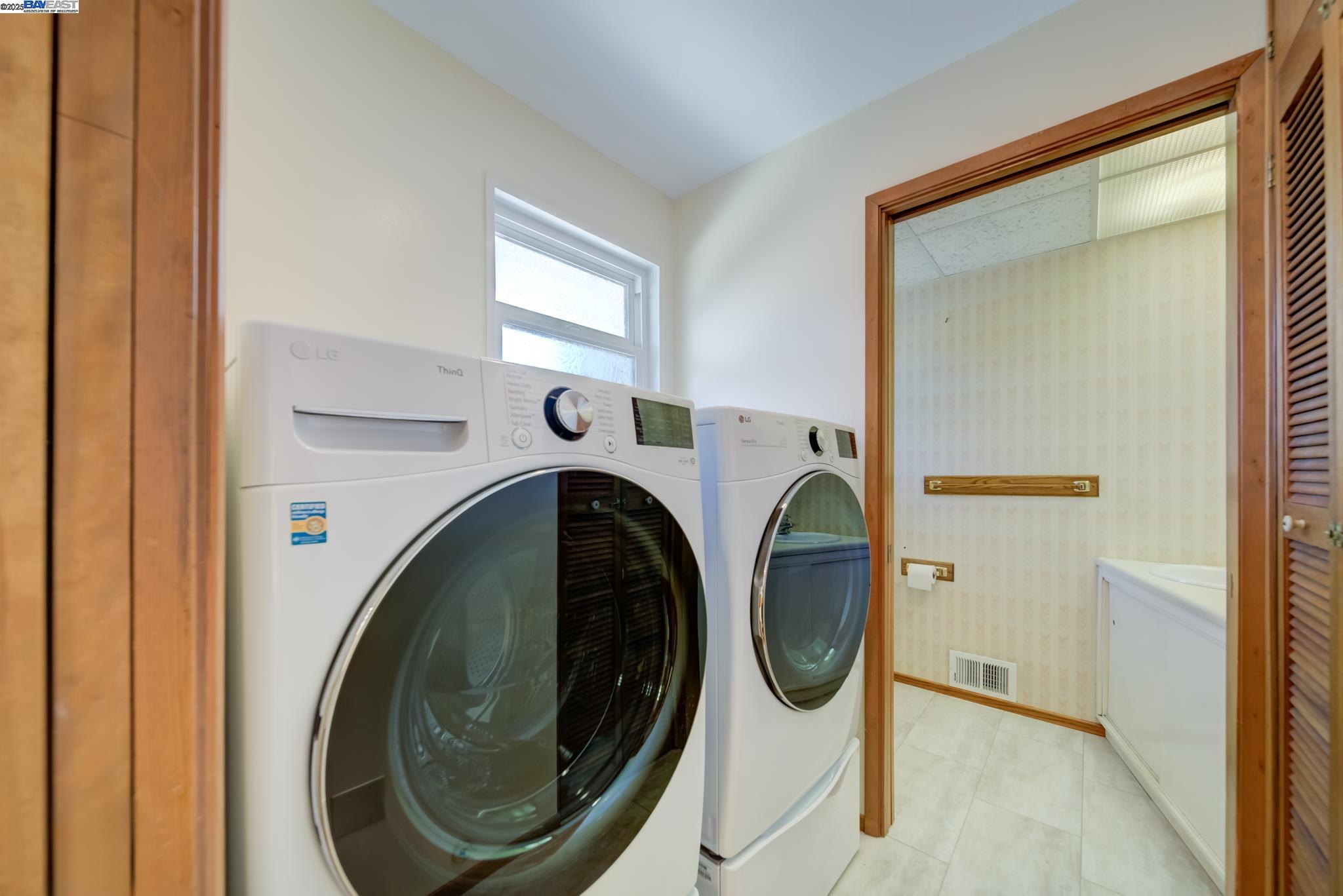 Detail Gallery Image 13 of 34 For 19 via Hermosa, San Lorenzo,  CA 94580 - 3 Beds | 1/1 Baths