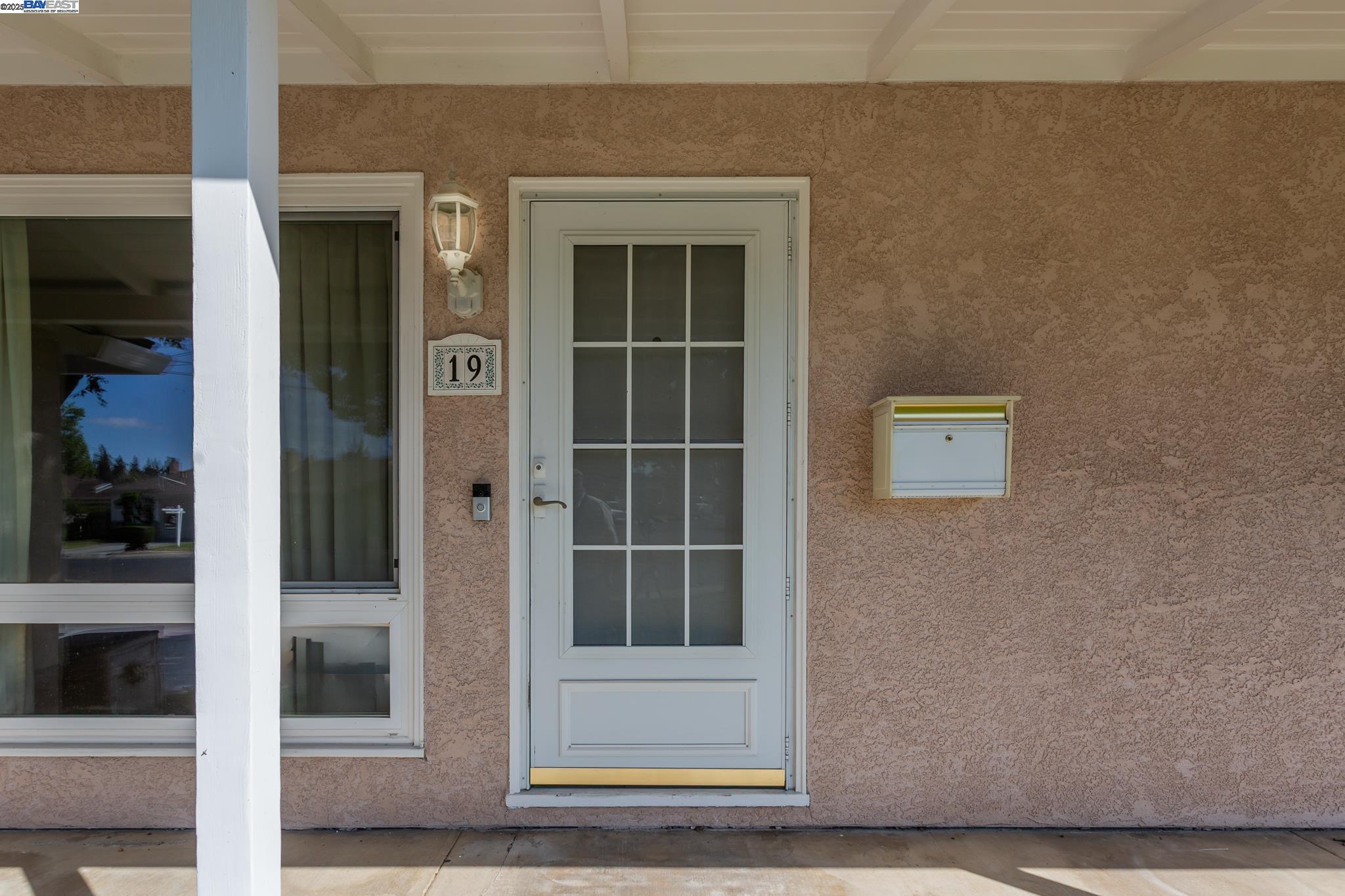 Detail Gallery Image 3 of 34 For 19 via Hermosa, San Lorenzo,  CA 94580 - 3 Beds | 1/1 Baths