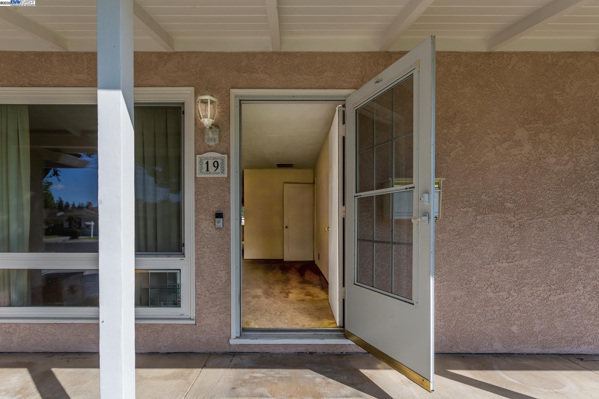 Detail Gallery Image 5 of 34 For 19 via Hermosa, San Lorenzo,  CA 94580 - 3 Beds | 1/1 Baths