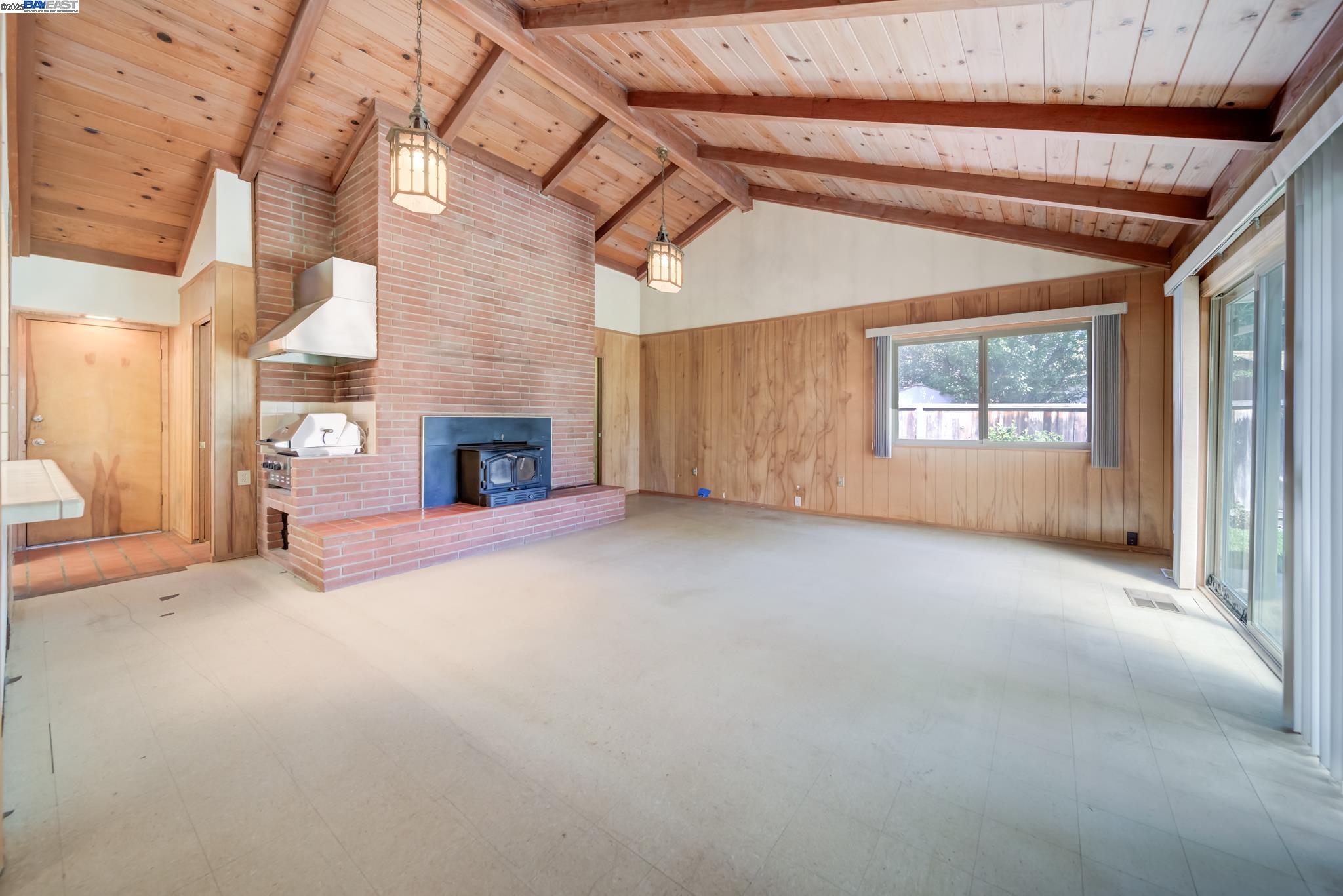 Detail Gallery Image 9 of 34 For 19 via Hermosa, San Lorenzo,  CA 94580 - 3 Beds | 1/1 Baths