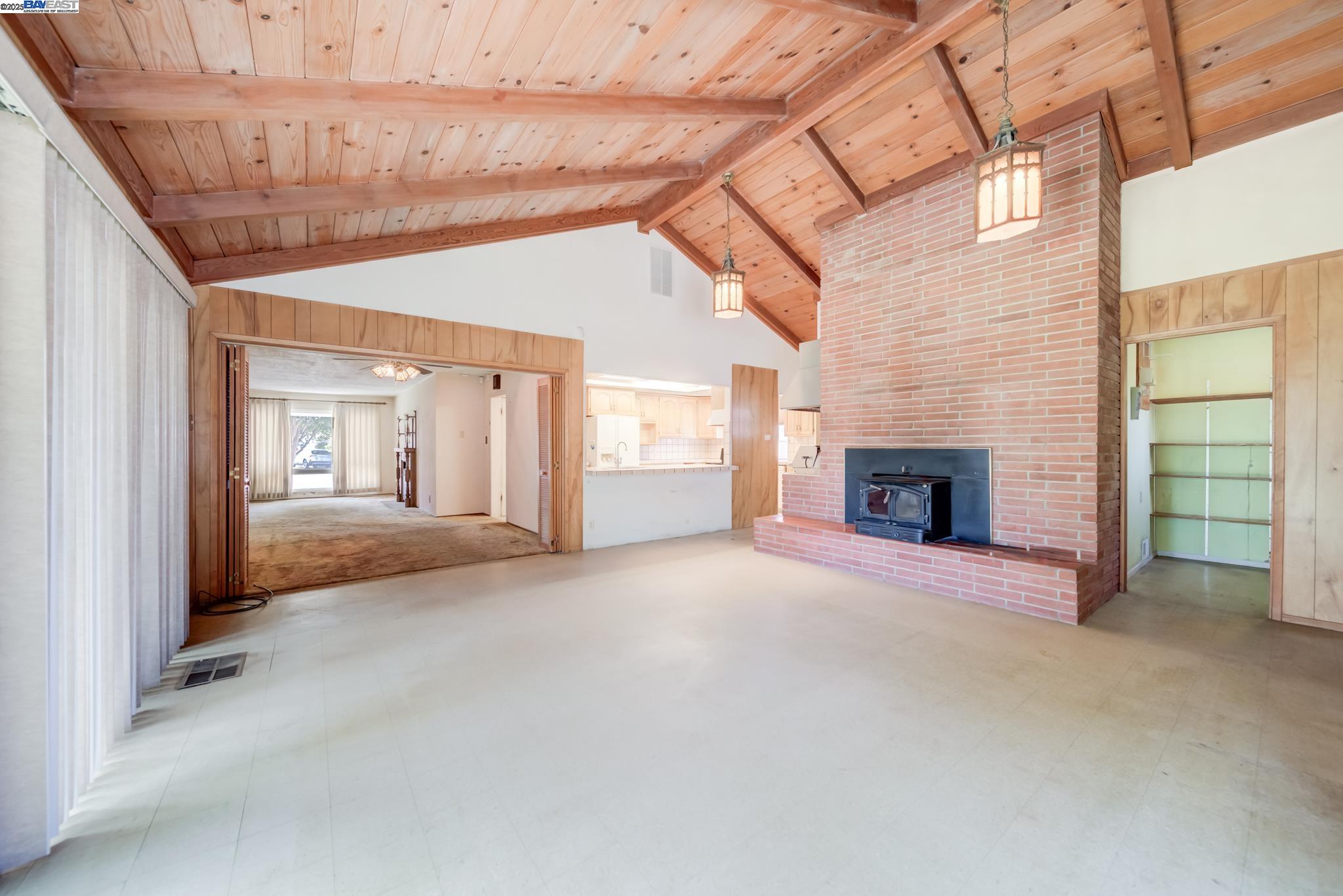 Detail Gallery Image 10 of 34 For 19 via Hermosa, San Lorenzo,  CA 94580 - 3 Beds | 1/1 Baths