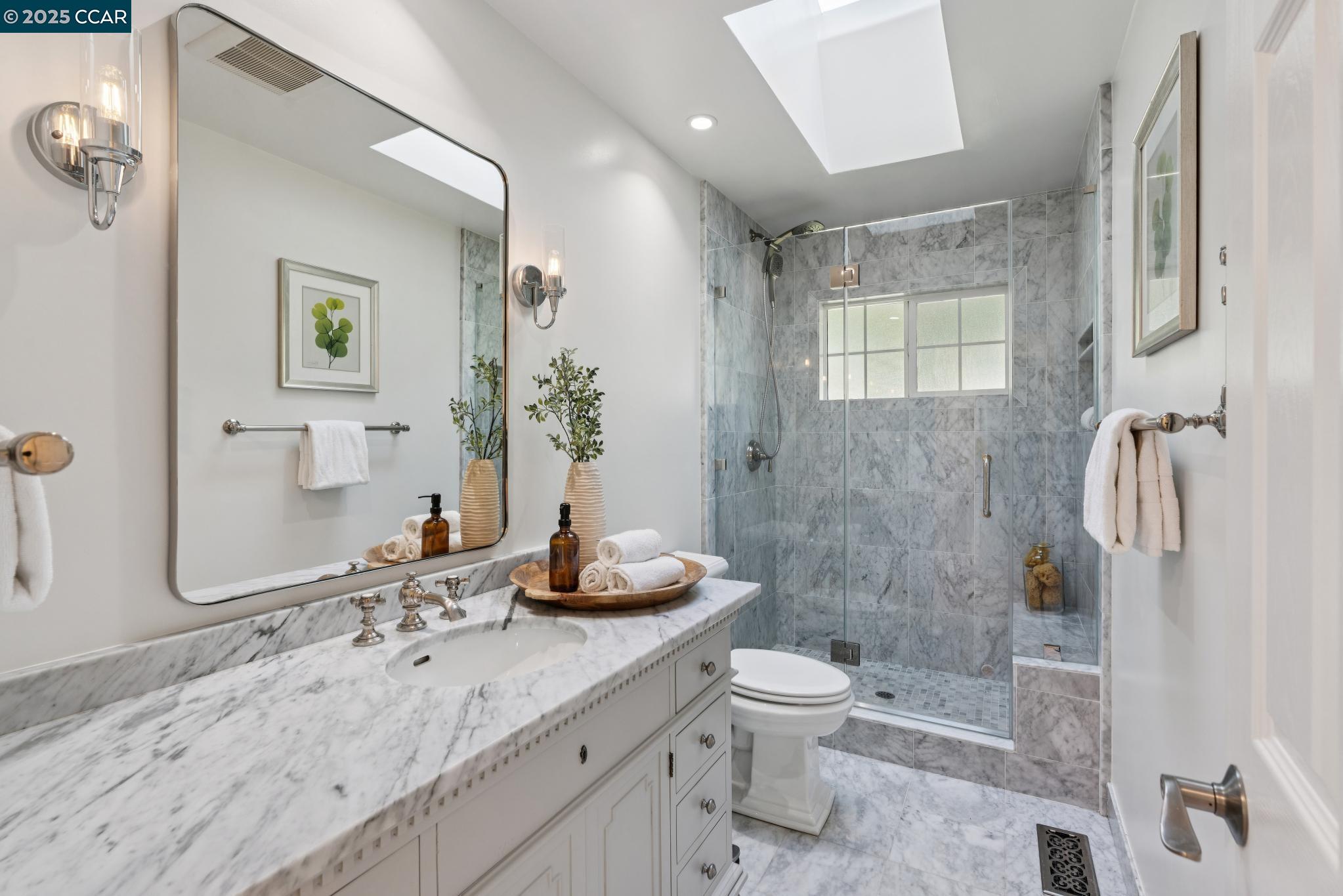 Detail Gallery Image 18 of 37 For 1912 Vicki Ln, Pleasant Hill,  CA 94523-4518 - 4 Beds | 3 Baths