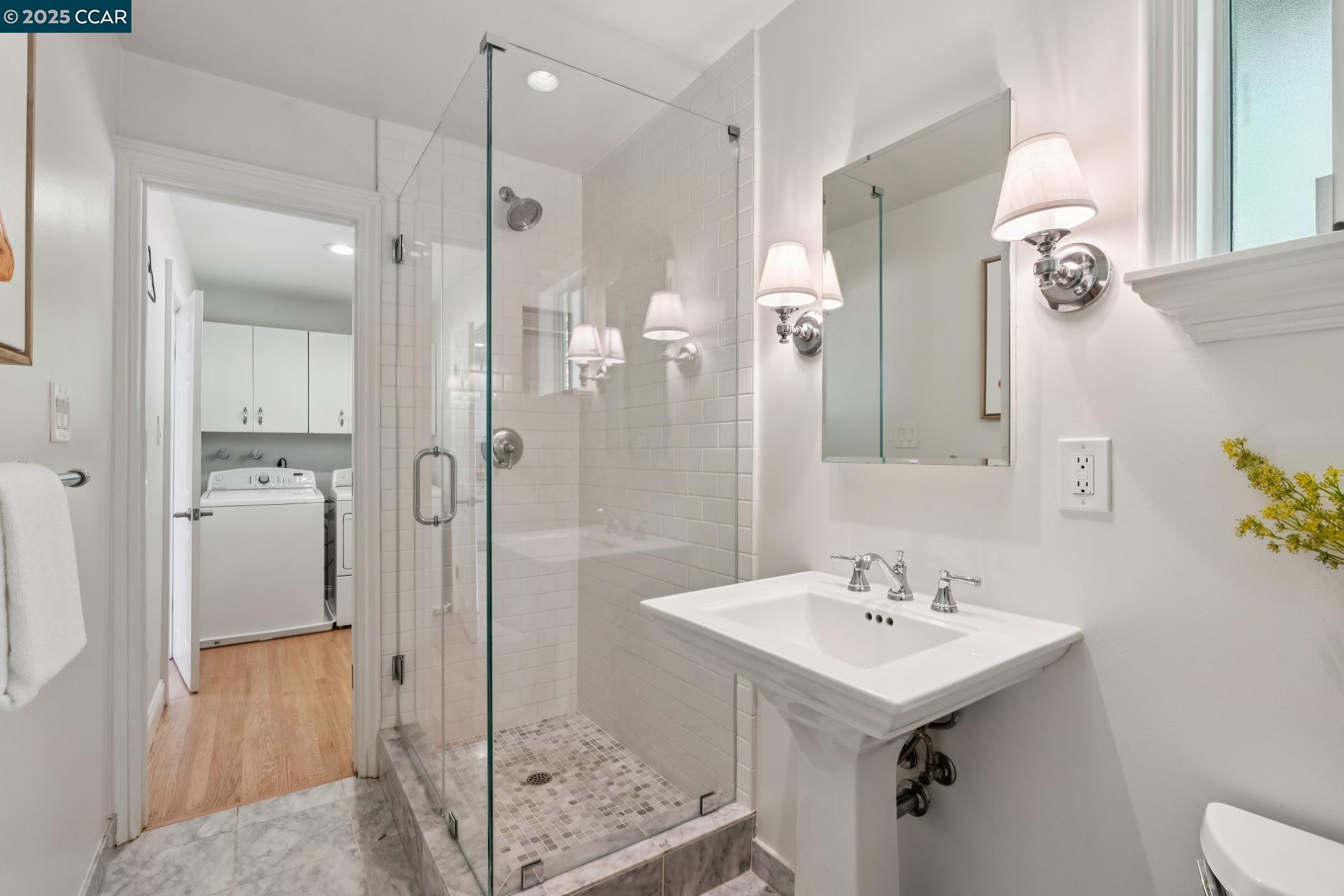 Detail Gallery Image 19 of 37 For 1912 Vicki Ln, Pleasant Hill,  CA 94523-4518 - 4 Beds | 3 Baths