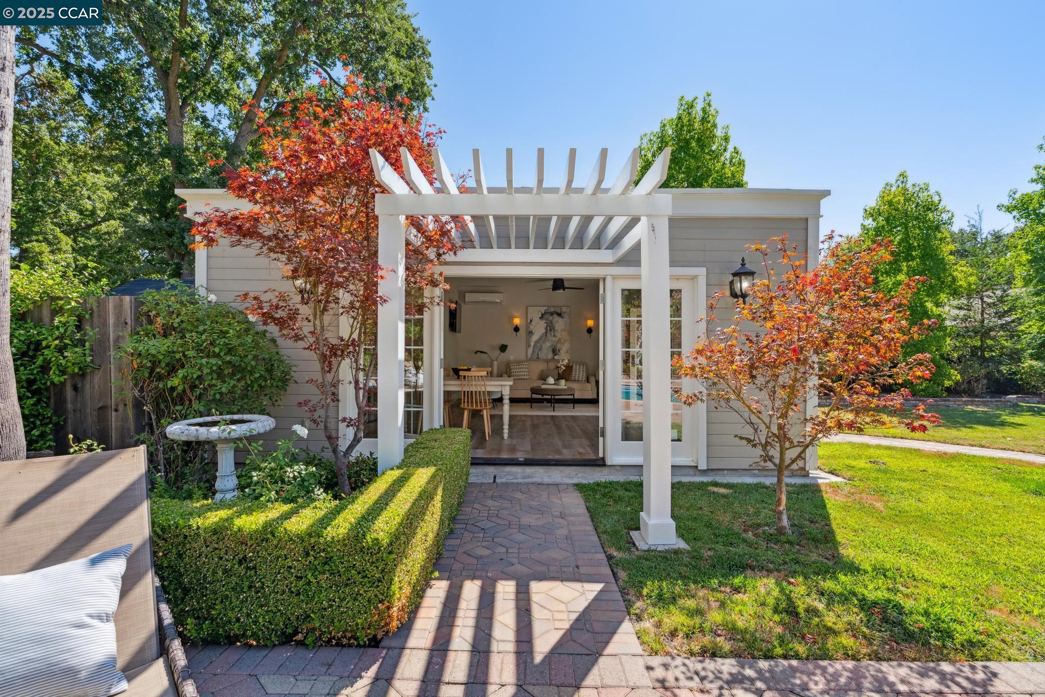 Detail Gallery Image 20 of 37 For 1912 Vicki Ln, Pleasant Hill,  CA 94523-4518 - 4 Beds | 3 Baths