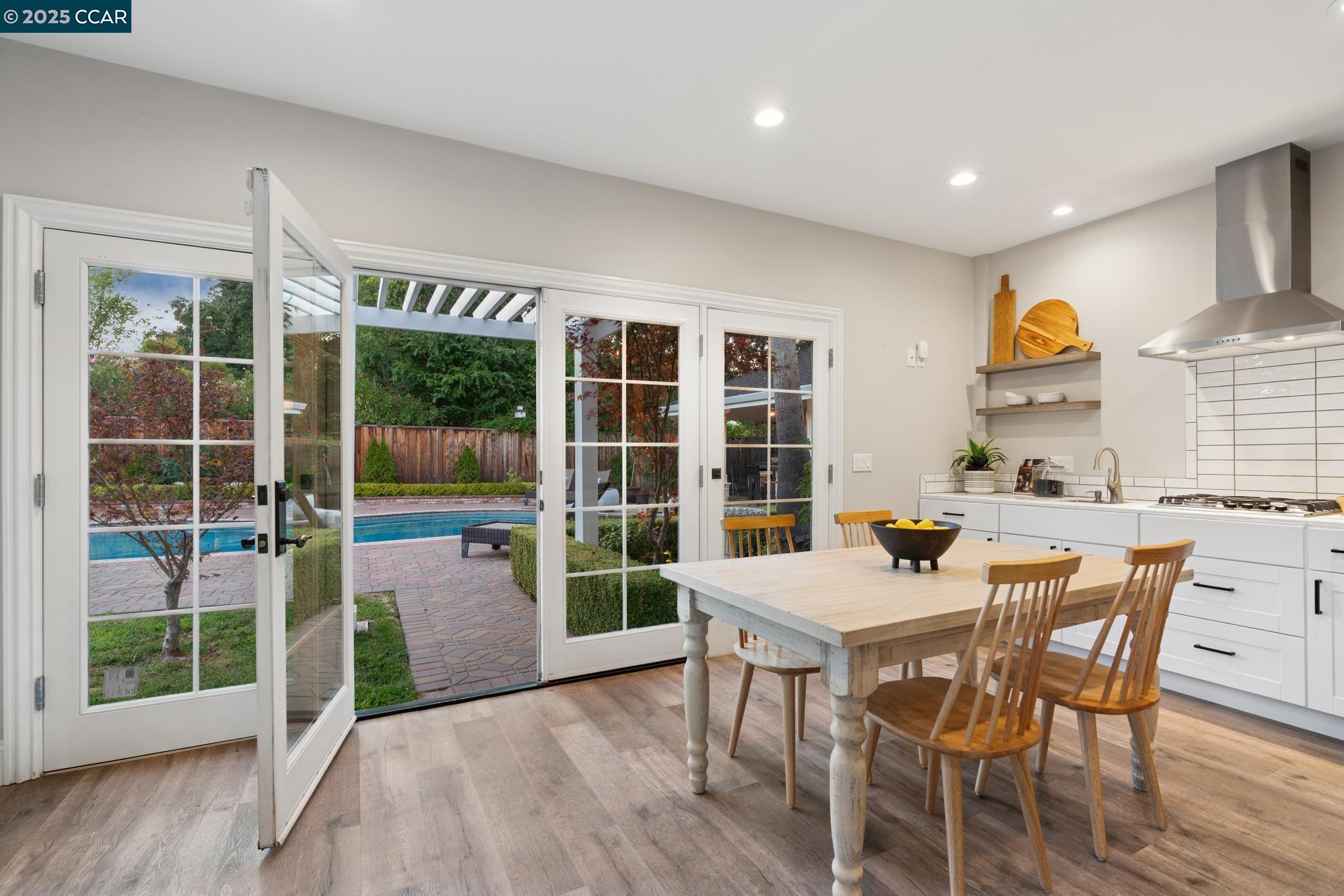 Detail Gallery Image 23 of 37 For 1912 Vicki Ln, Pleasant Hill,  CA 94523-4518 - 4 Beds | 3 Baths