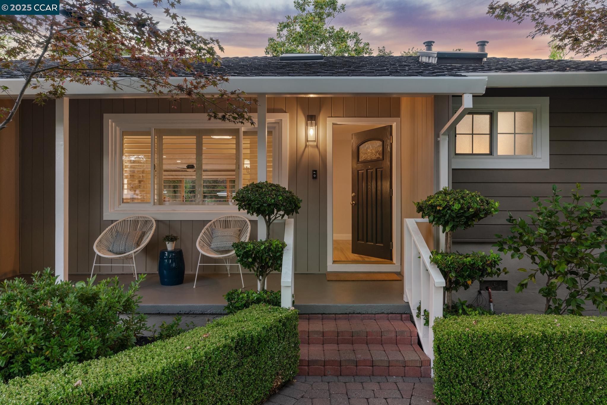 Detail Gallery Image 8 of 37 For 1912 Vicki Ln, Pleasant Hill,  CA 94523-4518 - 4 Beds | 3 Baths