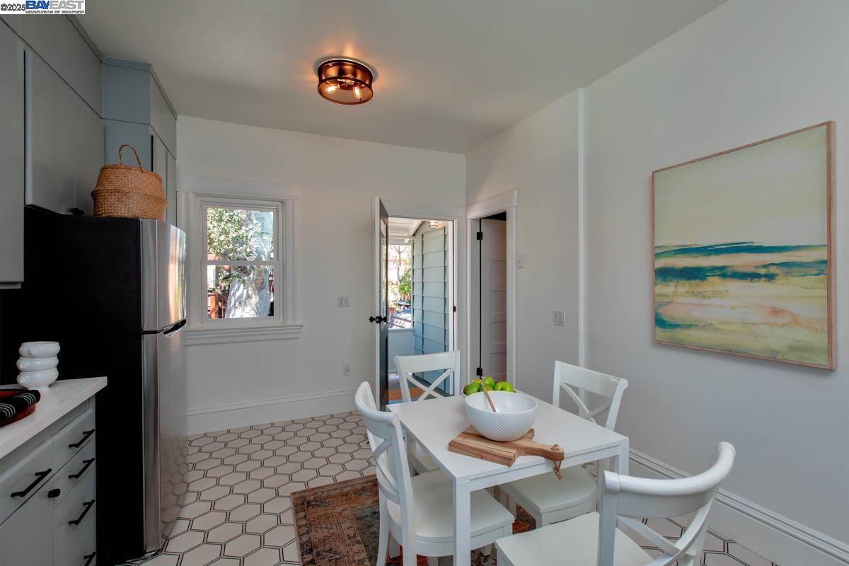 Detail Gallery Image 18 of 40 For 3211 Madison St, Alameda,  CA 94501 - 2 Beds | 1/1 Baths