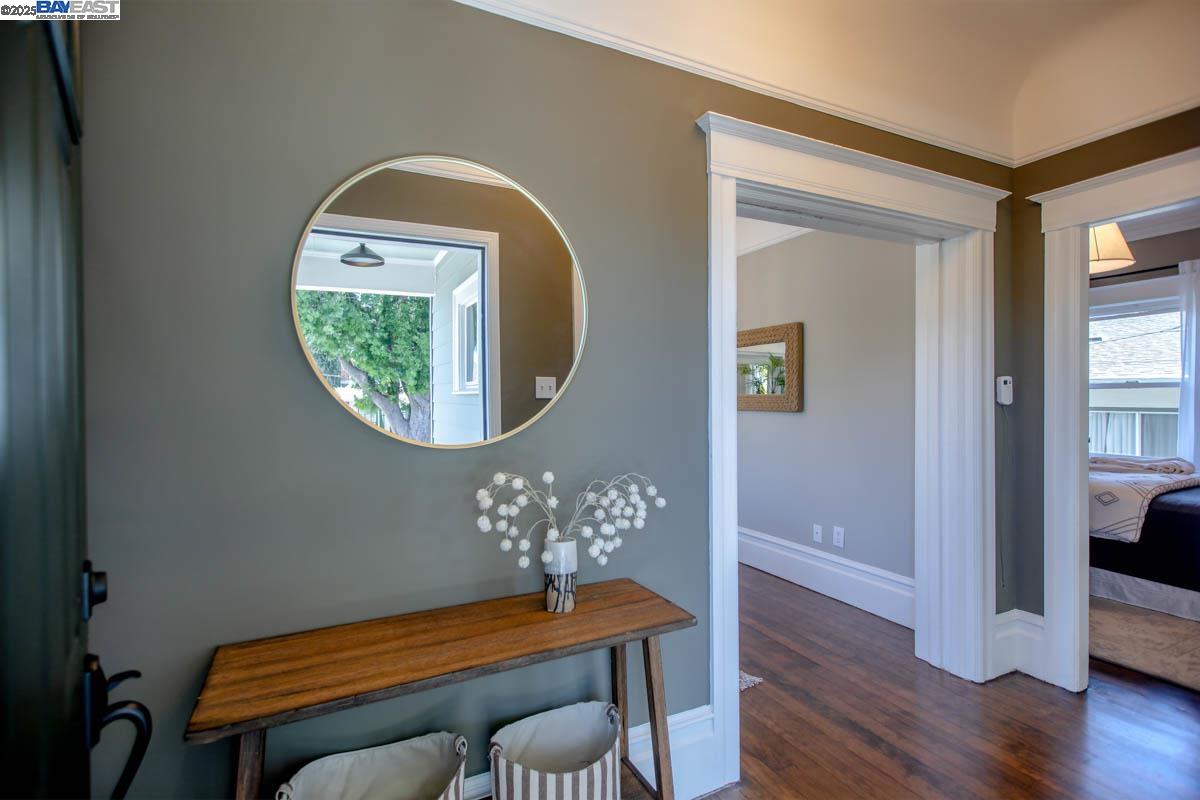 Detail Gallery Image 4 of 40 For 3211 Madison St, Alameda,  CA 94501 - 2 Beds | 1/1 Baths