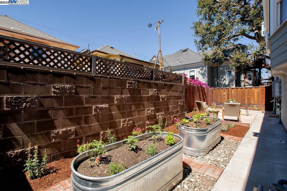 Detail Gallery Image 31 of 40 For 3211 Madison St, Alameda,  CA 94501 - 2 Beds | 1/1 Baths