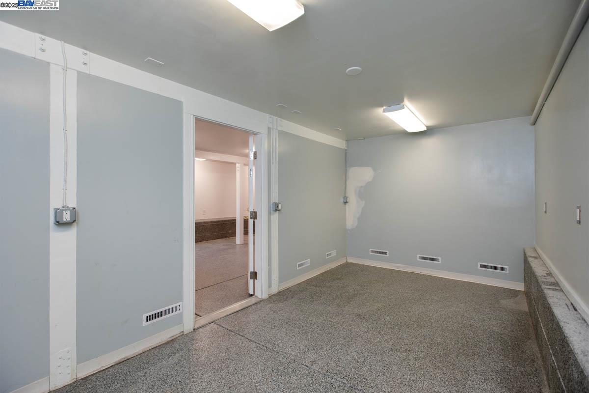 Detail Gallery Image 38 of 40 For 3211 Madison St, Alameda,  CA 94501 - 2 Beds | 1/1 Baths