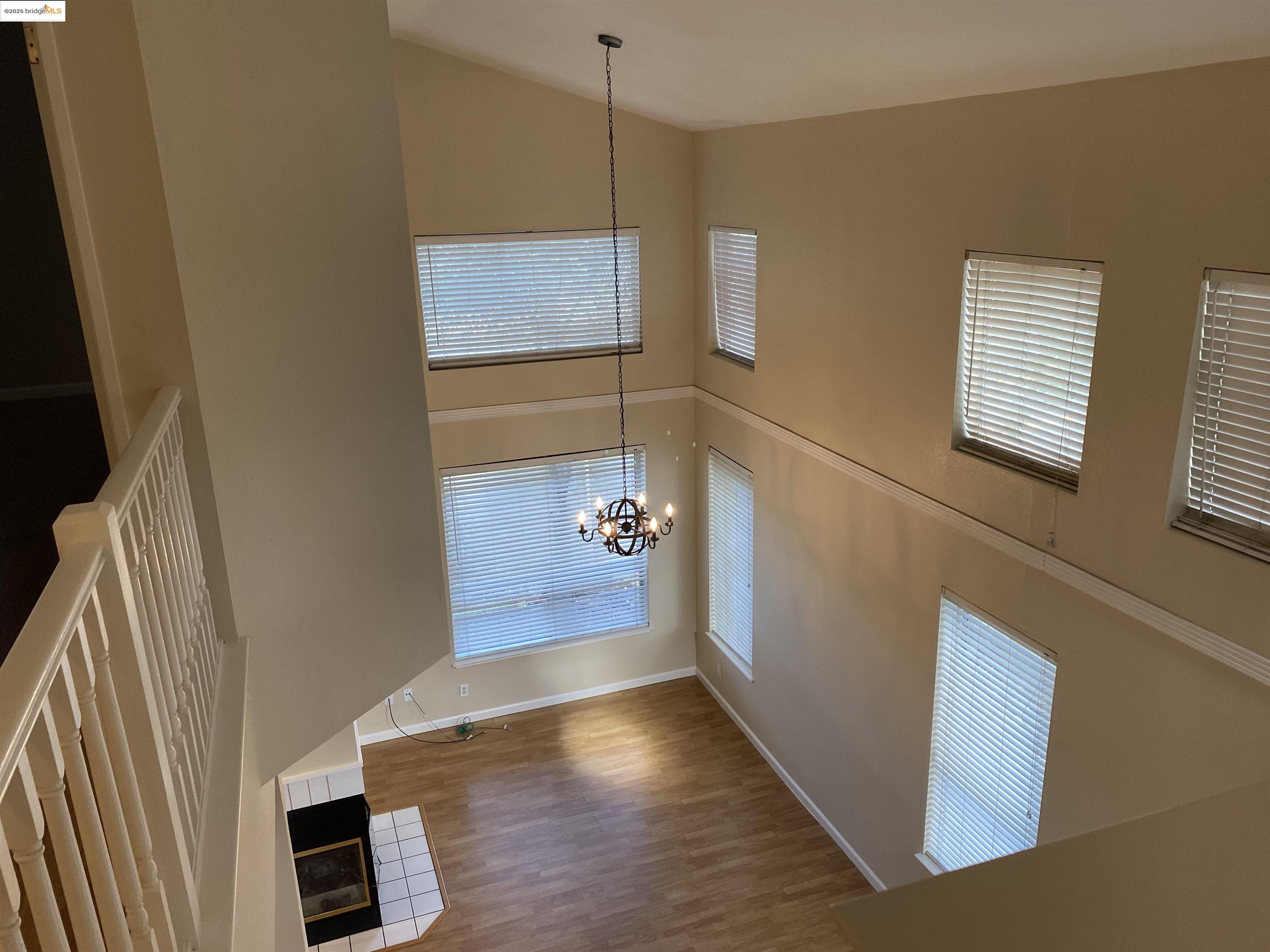 Detail Gallery Image 11 of 23 For 5239 Woodside Way, Antioch,  CA 94519-9999 - 4 Beds | 2/1 Baths