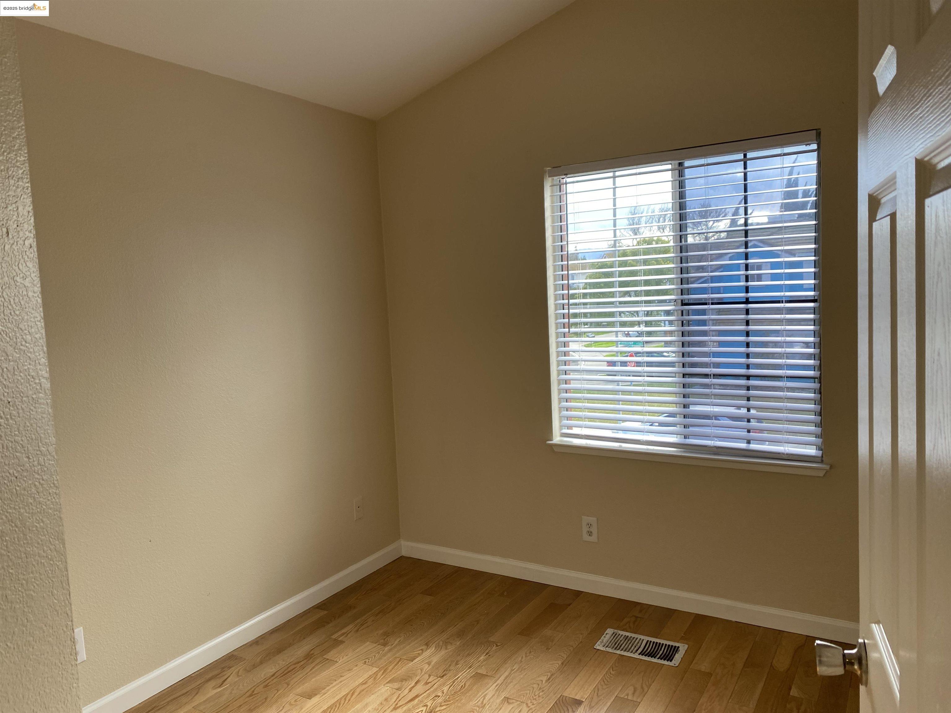 Detail Gallery Image 18 of 23 For 5239 Woodside Way, Antioch,  CA 94519-9999 - 4 Beds | 2/1 Baths