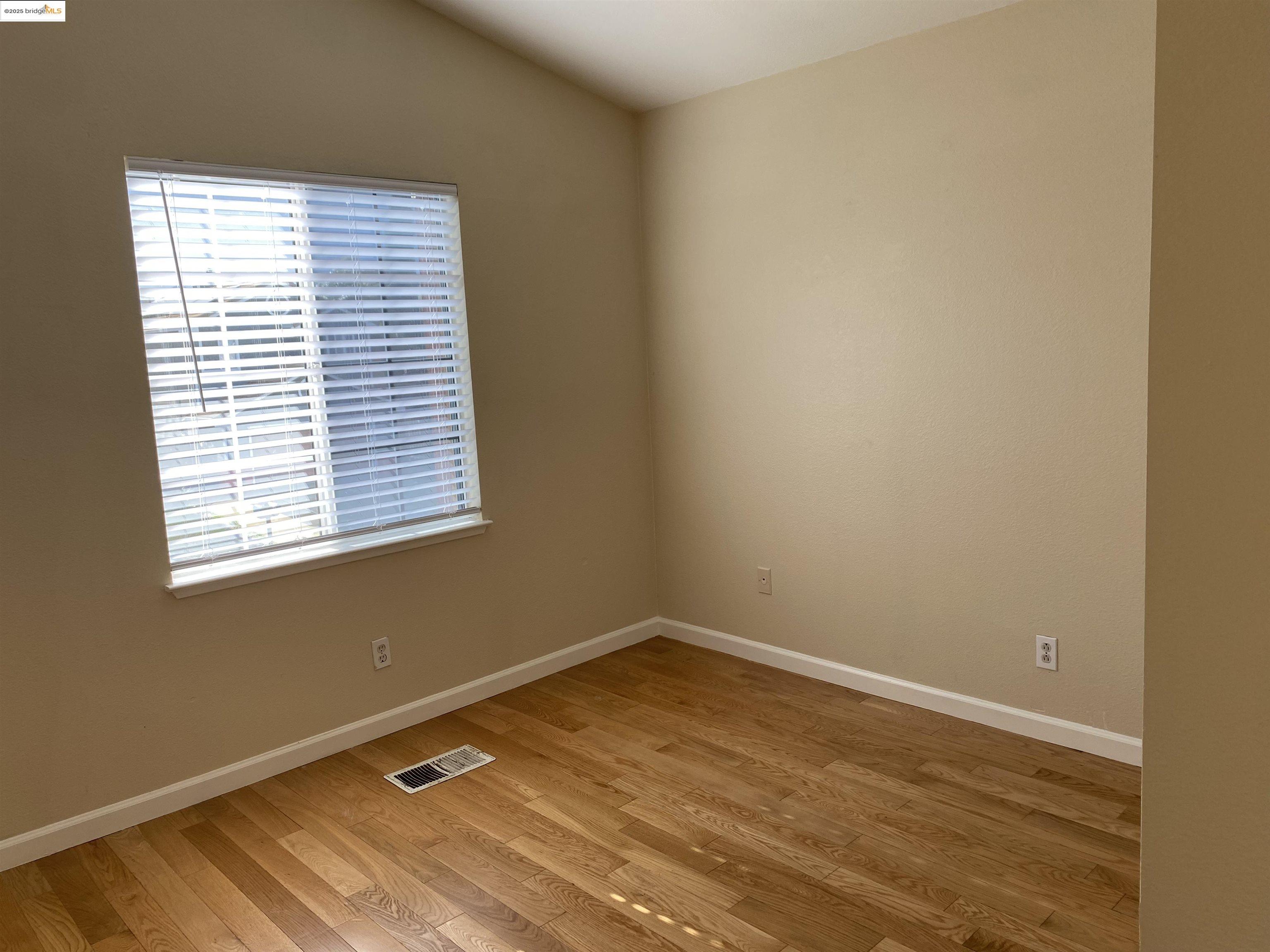 Detail Gallery Image 22 of 23 For 5239 Woodside Way, Antioch,  CA 94519-9999 - 4 Beds | 2/1 Baths