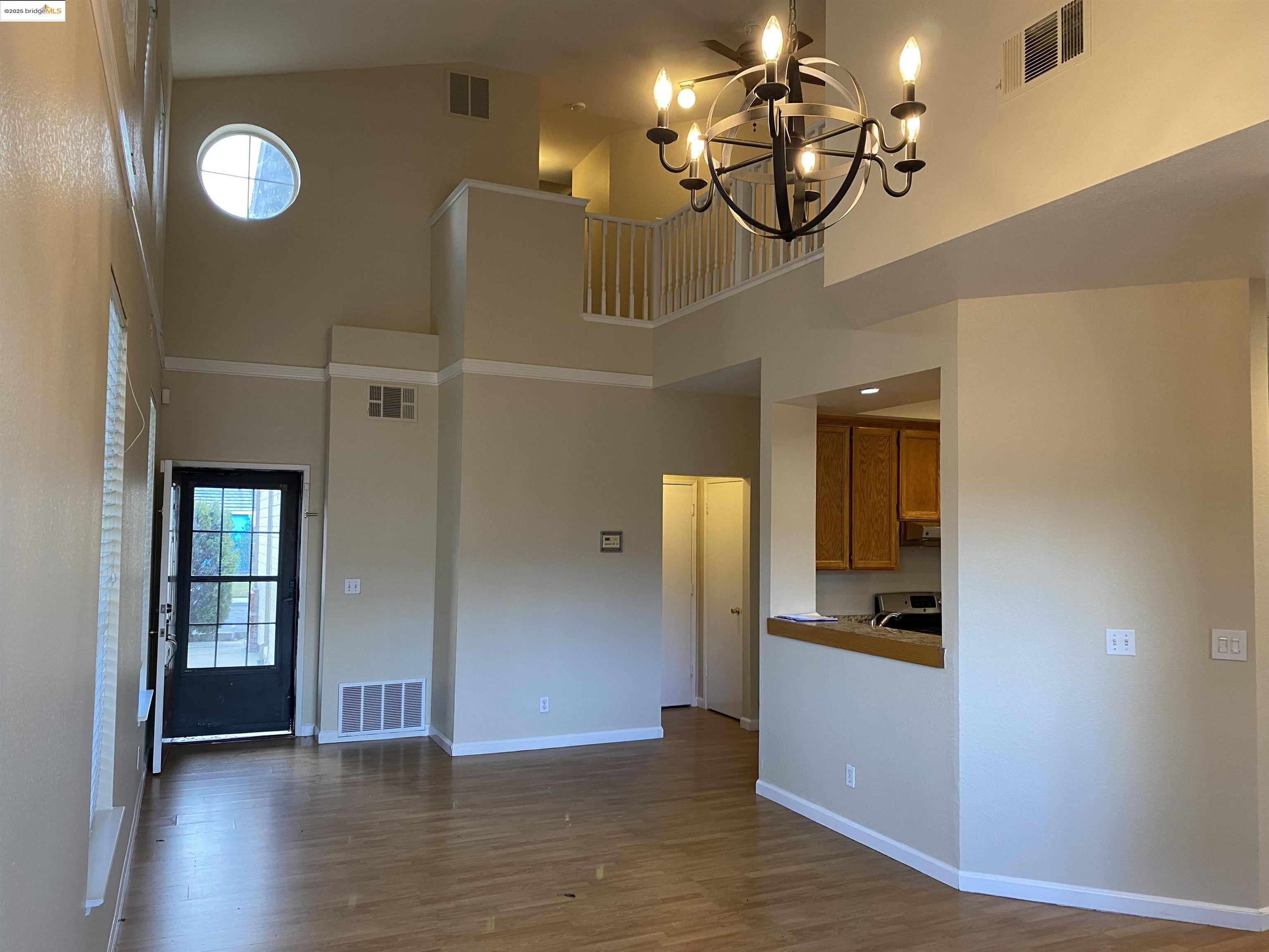 Detail Gallery Image 4 of 23 For 5239 Woodside Way, Antioch,  CA 94519-9999 - 4 Beds | 2/1 Baths