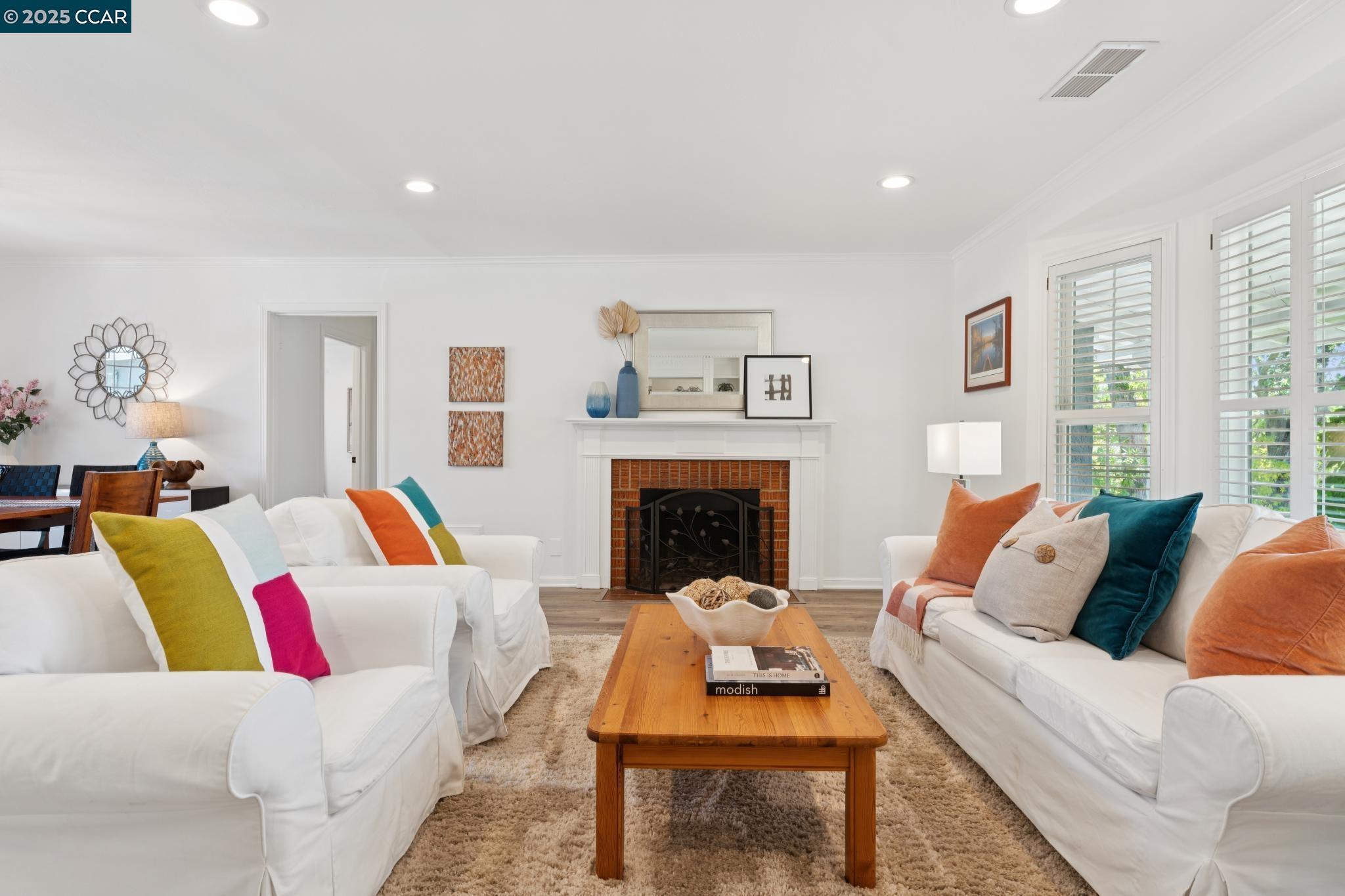 Detail Gallery Image 11 of 59 For 347 Valley View Rd, Pleasant Hill,  CA 94523 - 3 Beds | 2 Baths