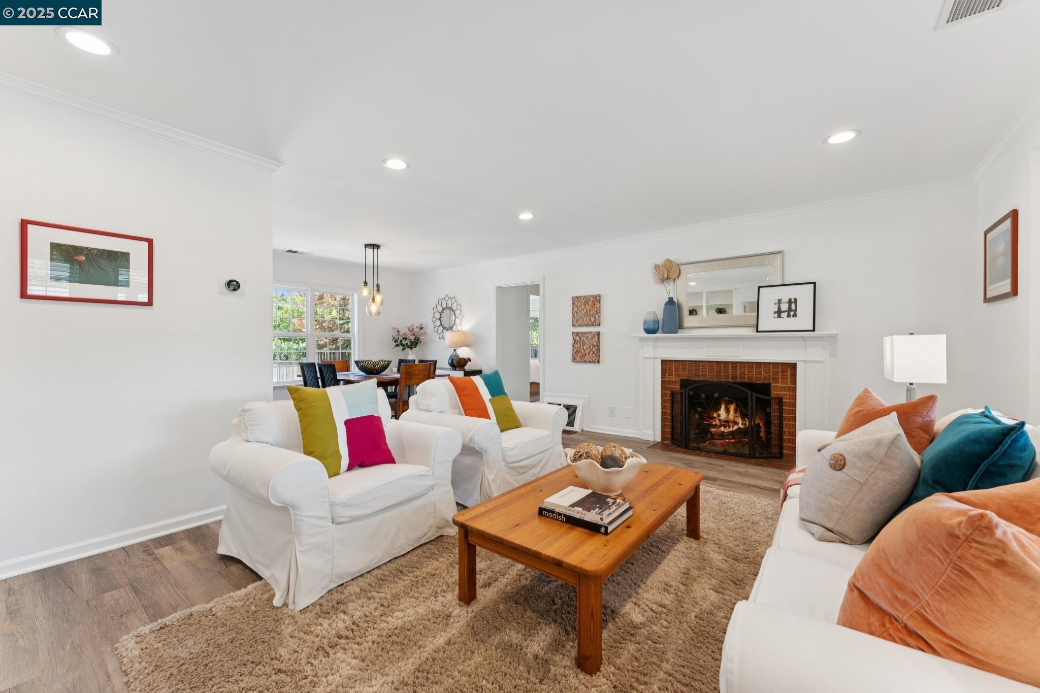 Detail Gallery Image 13 of 59 For 347 Valley View Rd, Pleasant Hill,  CA 94523 - 3 Beds | 2 Baths