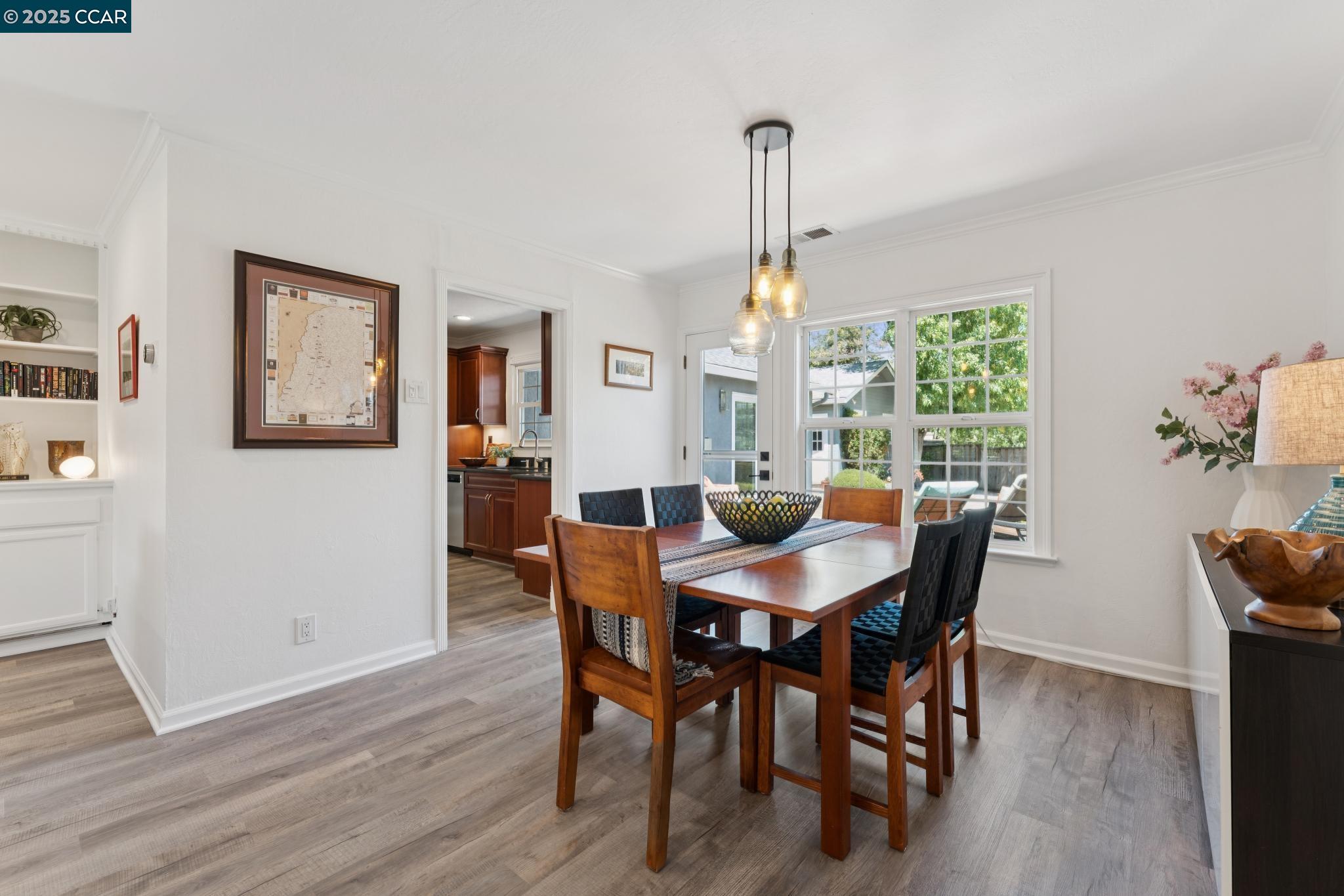 Detail Gallery Image 14 of 59 For 347 Valley View Rd, Pleasant Hill,  CA 94523 - 3 Beds | 2 Baths