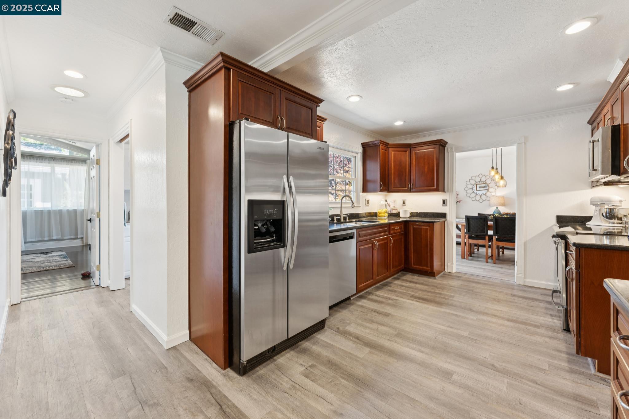 Detail Gallery Image 18 of 59 For 347 Valley View Rd, Pleasant Hill,  CA 94523 - 3 Beds | 2 Baths