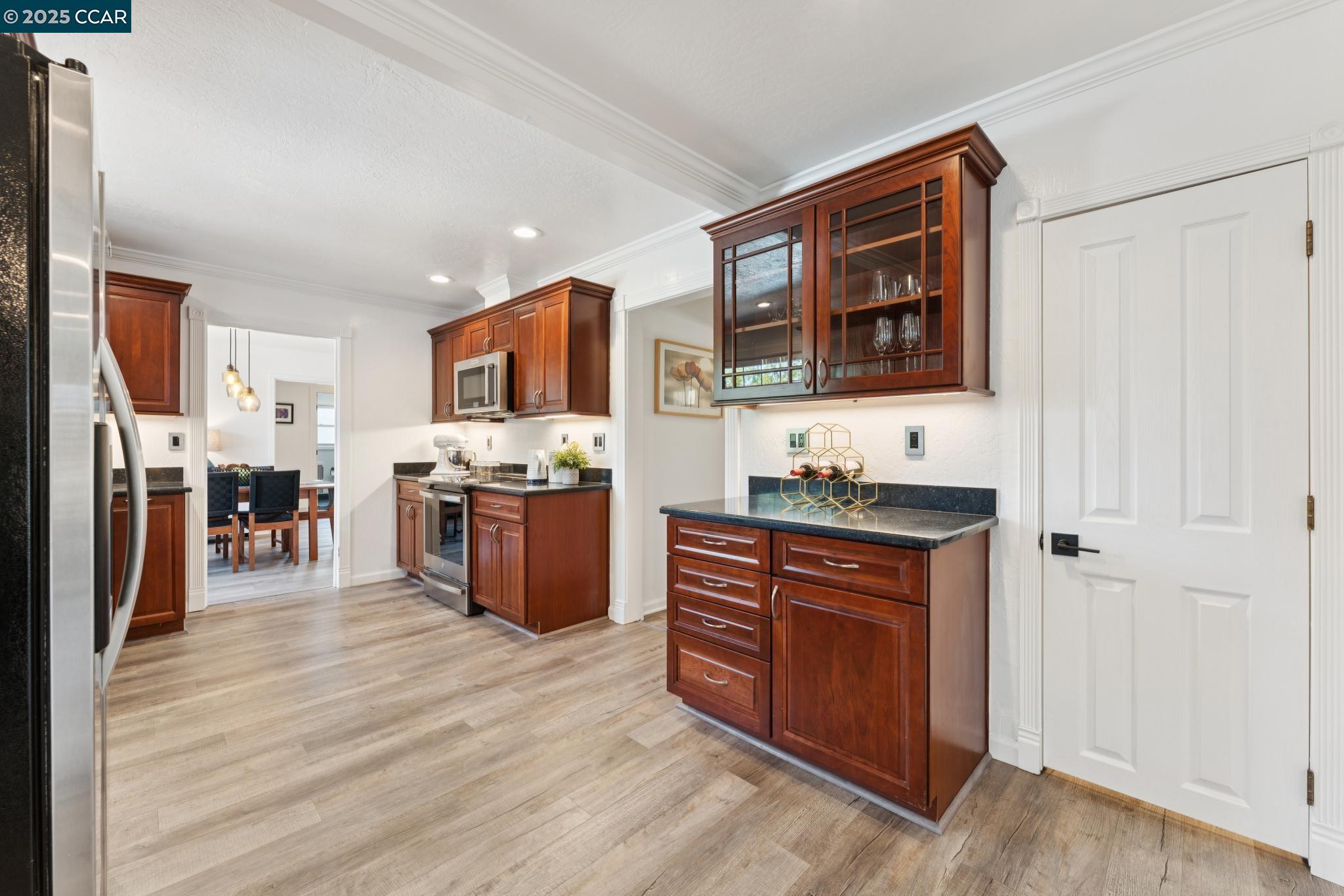 Detail Gallery Image 22 of 59 For 347 Valley View Rd, Pleasant Hill,  CA 94523 - 3 Beds | 2 Baths