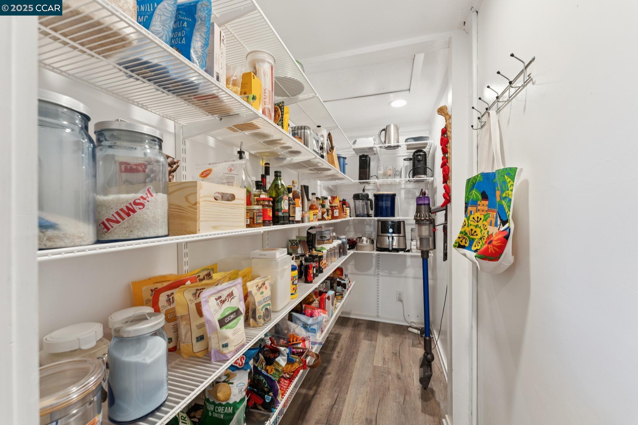 Detail Gallery Image 23 of 59 For 347 Valley View Rd, Pleasant Hill,  CA 94523 - 3 Beds | 2 Baths