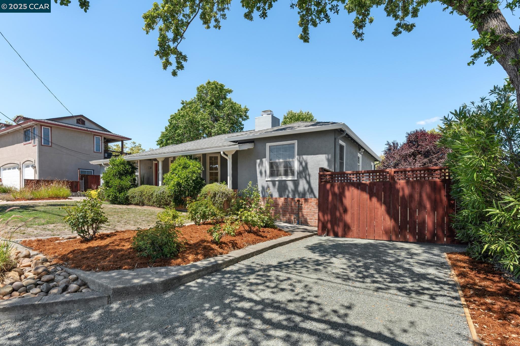 Detail Gallery Image 4 of 59 For 347 Valley View Rd, Pleasant Hill,  CA 94523 - 3 Beds | 2 Baths