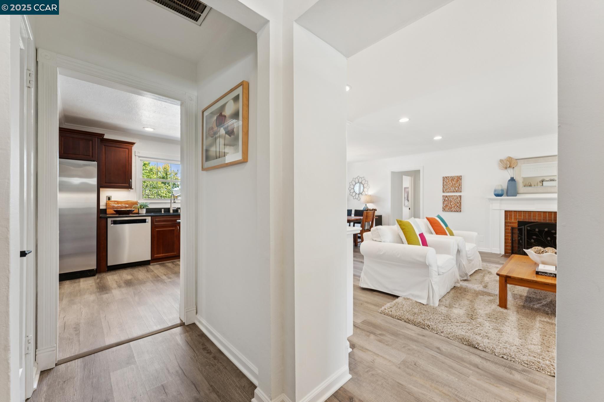 Detail Gallery Image 7 of 59 For 347 Valley View Rd, Pleasant Hill,  CA 94523 - 3 Beds | 2 Baths