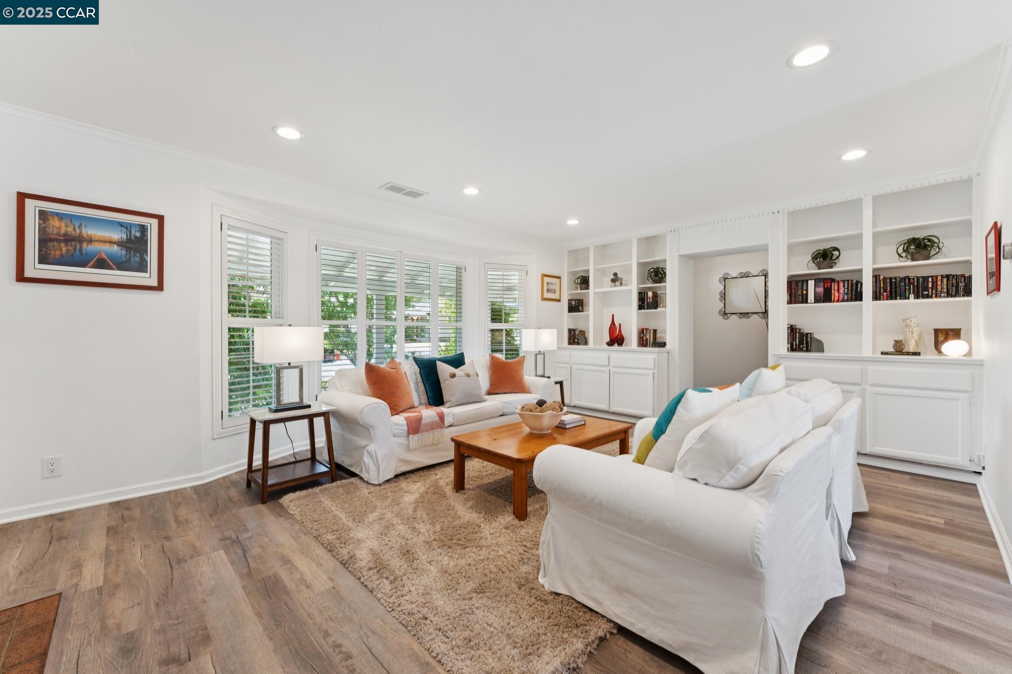 Detail Gallery Image 9 of 59 For 347 Valley View Rd, Pleasant Hill,  CA 94523 - 3 Beds | 2 Baths