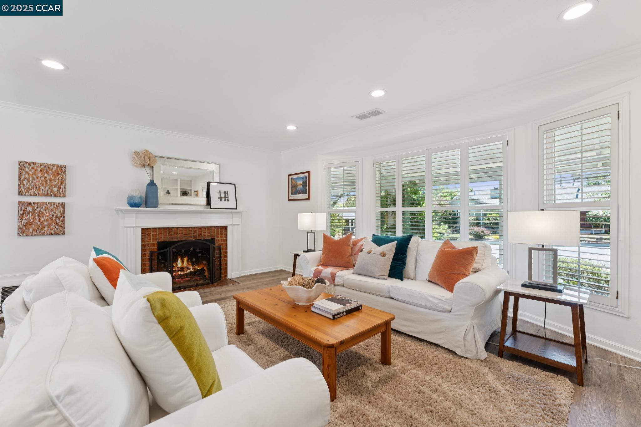 Detail Gallery Image 10 of 59 For 347 Valley View Rd, Pleasant Hill,  CA 94523 - 3 Beds | 2 Baths