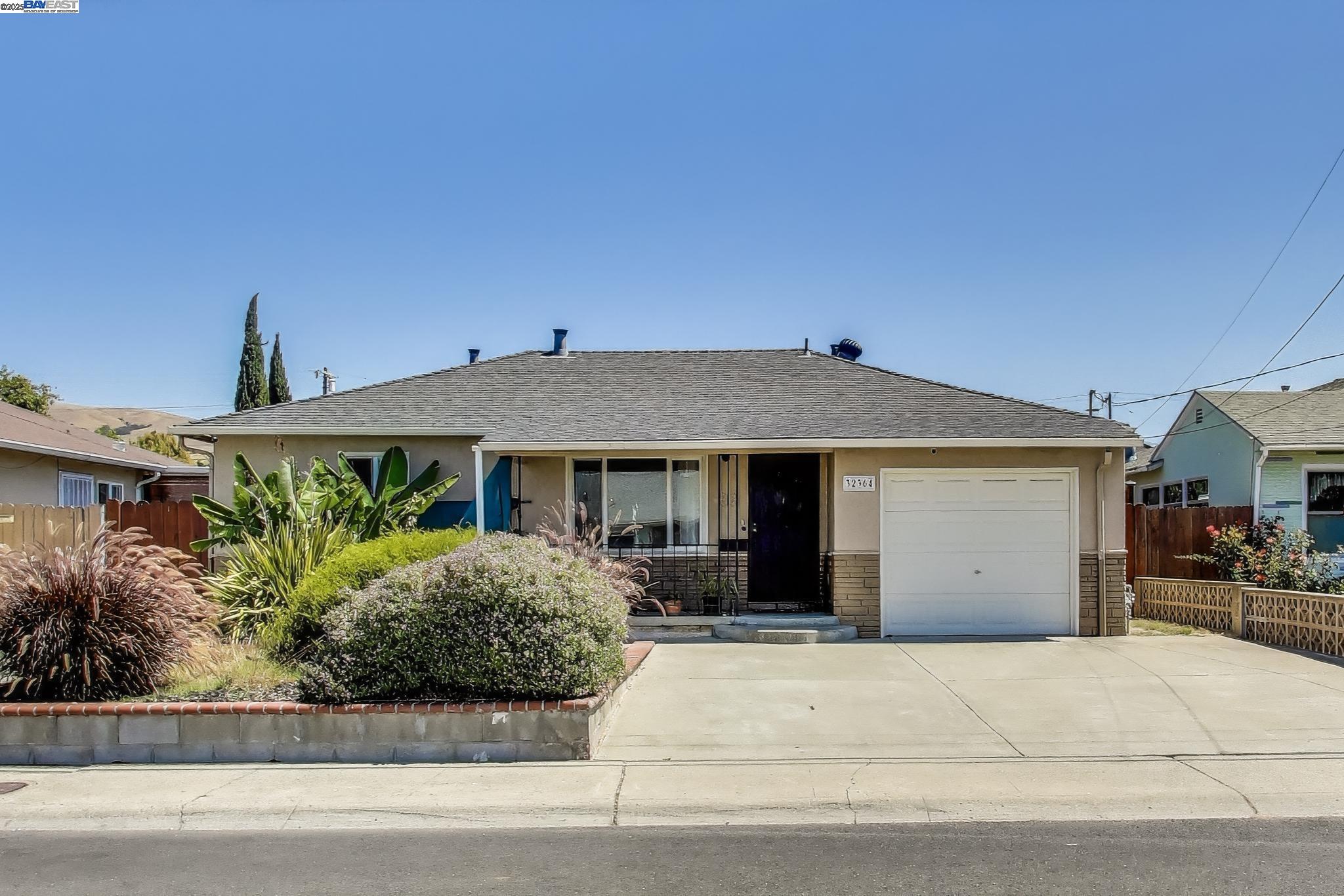 Detail Gallery Image 1 of 1 For 32364 Payne St, Hayward,  CA 94544 - 3 Beds | 2 Baths