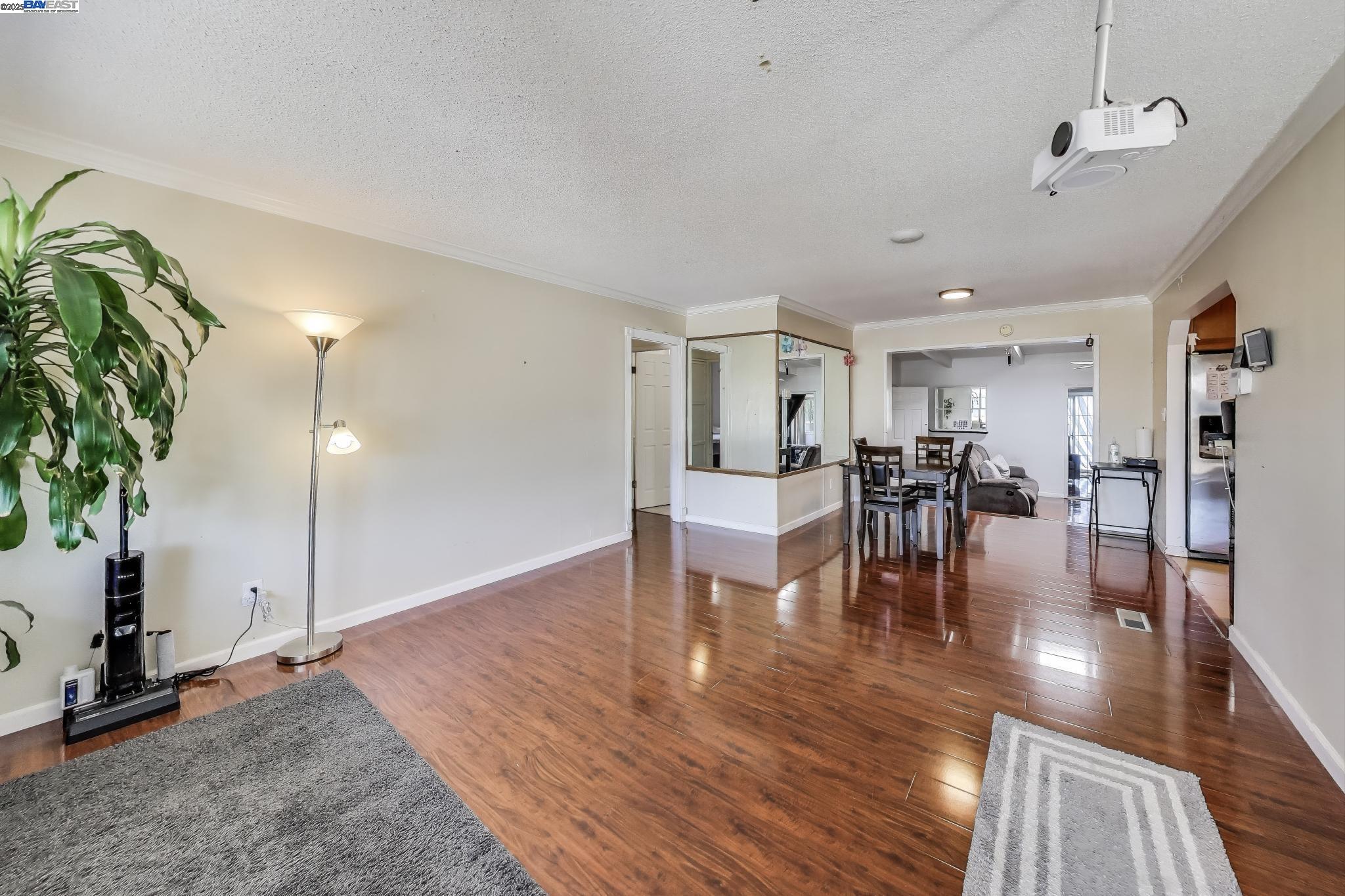 Detail Gallery Image 4 of 34 For 32364 Payne St, Hayward,  CA 94544 - 3 Beds | 2 Baths