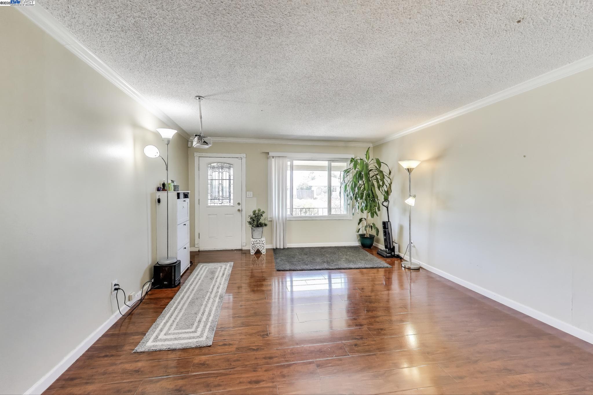 Detail Gallery Image 5 of 34 For 32364 Payne St, Hayward,  CA 94544 - 3 Beds | 2 Baths