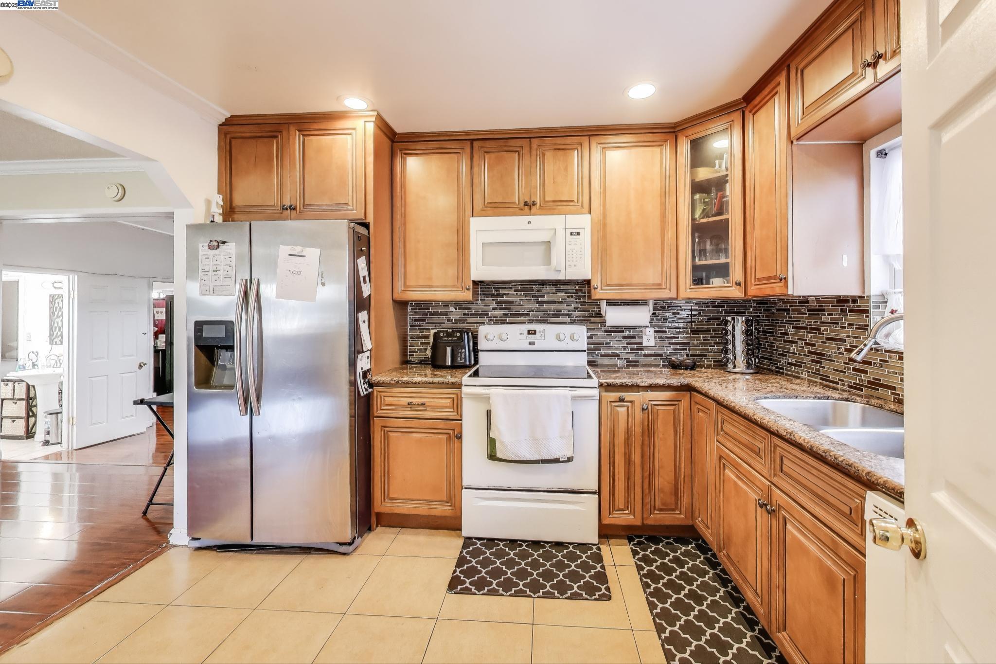 Detail Gallery Image 9 of 34 For 32364 Payne St, Hayward,  CA 94544 - 3 Beds | 2 Baths