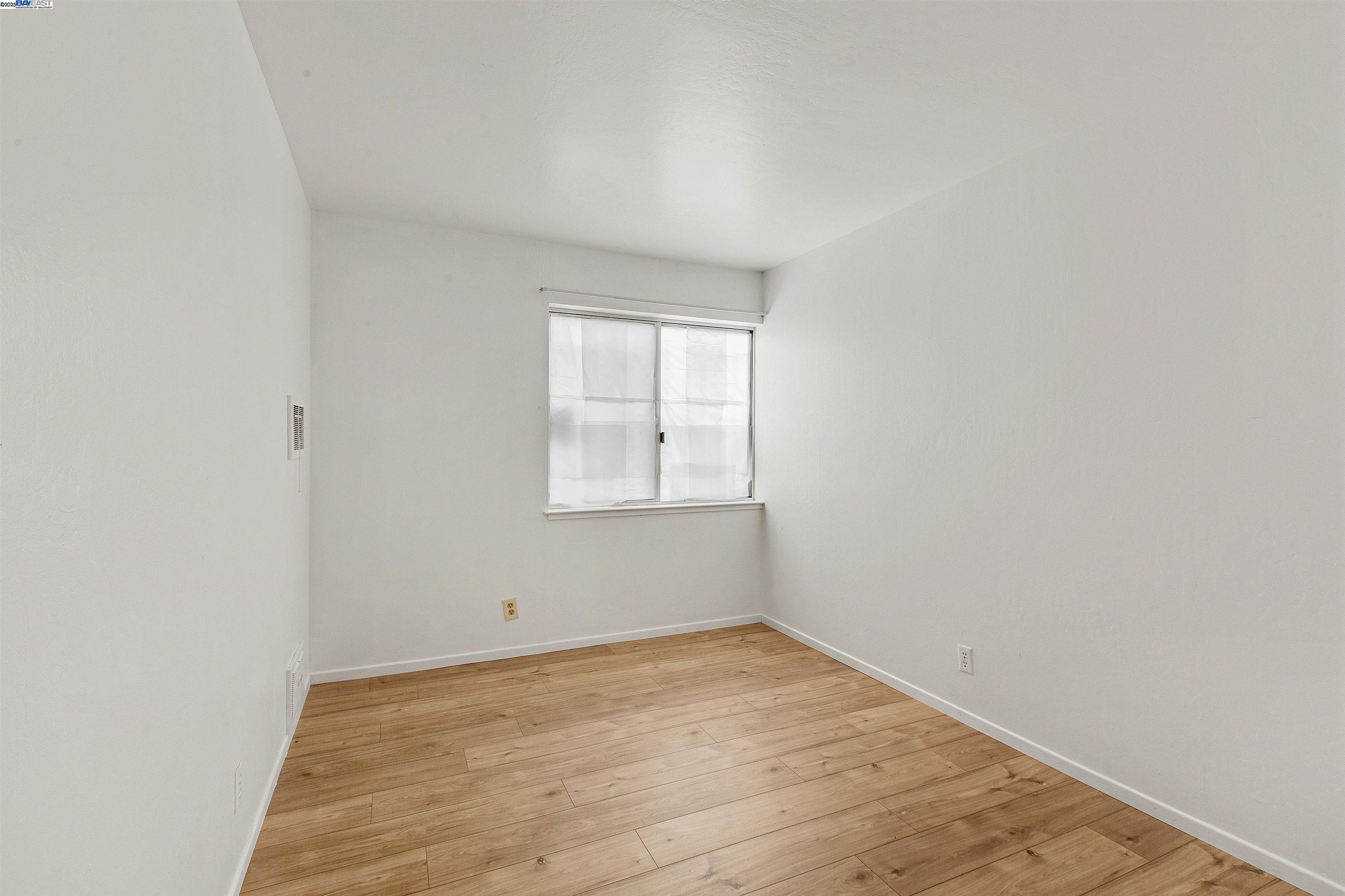 Detail Gallery Image 7 of 19 For 1540 Ofarrell St #1,  San Francisco,  CA 94115 - 3 Beds | 2 Baths