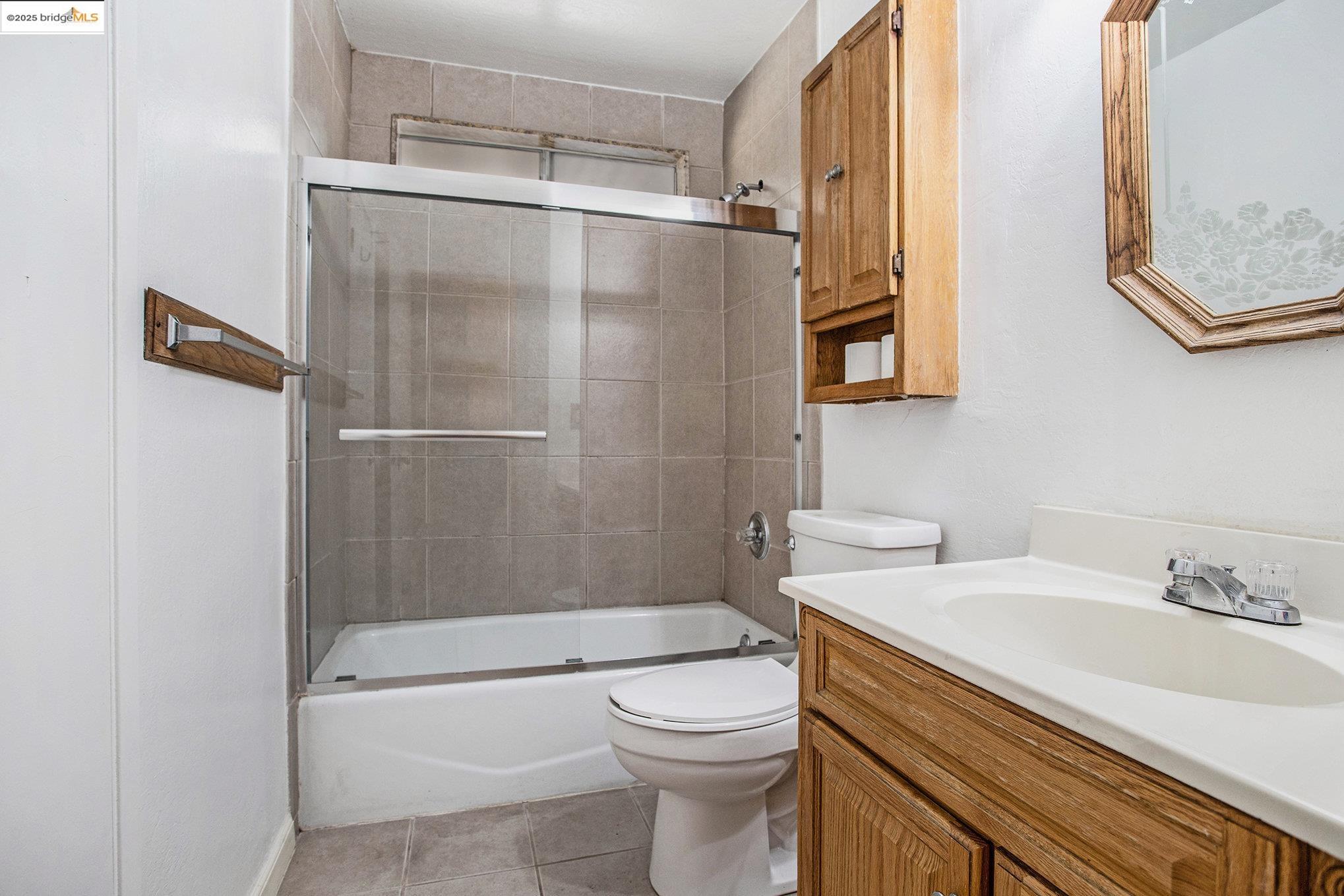 Detail Gallery Image 12 of 19 For 2104 Colfax Way, Antioch,  CA 94509 - 3 Beds | 1 Baths