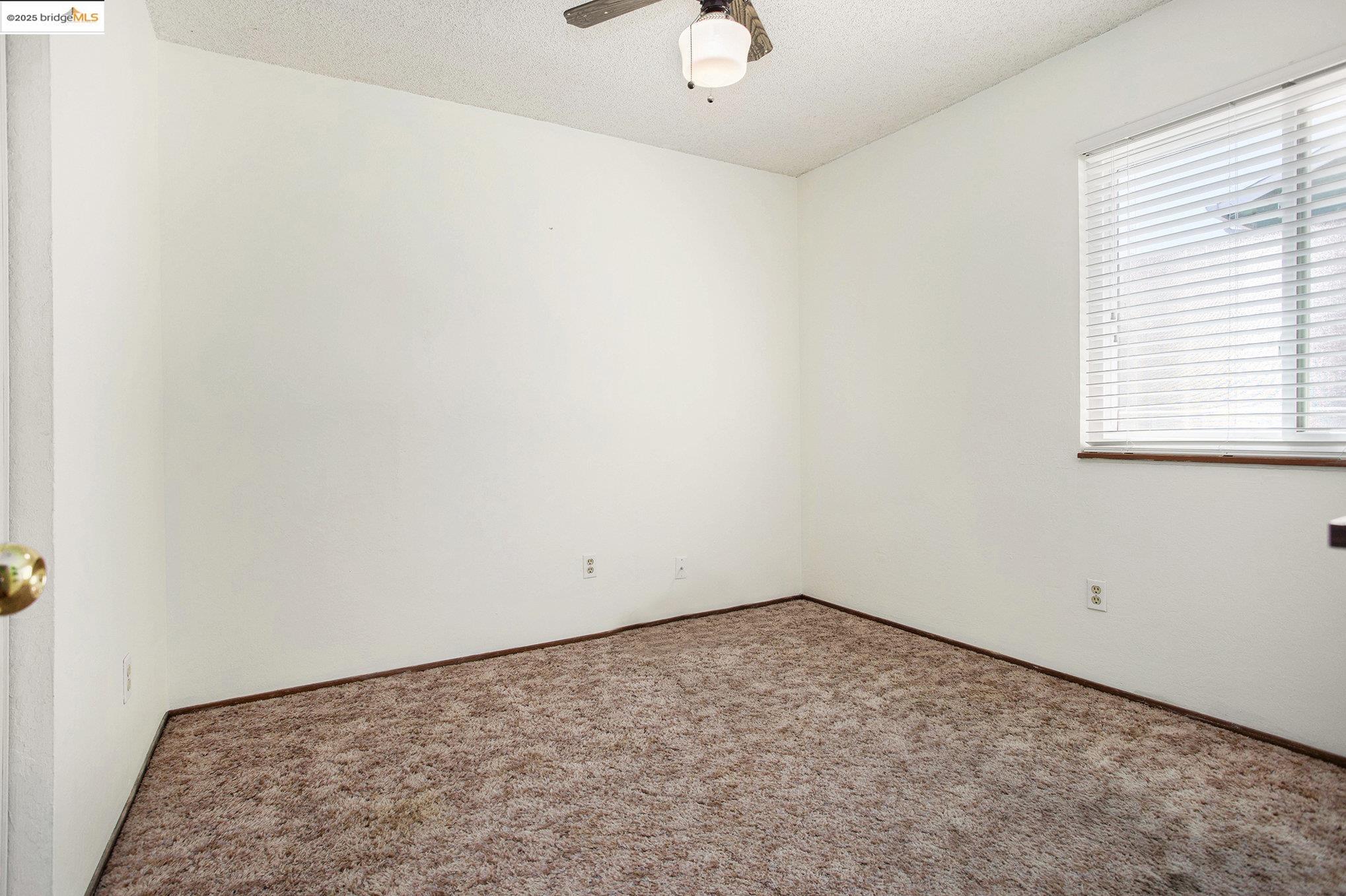 Detail Gallery Image 10 of 19 For 2104 Colfax Way, Antioch,  CA 94509 - 3 Beds | 1 Baths