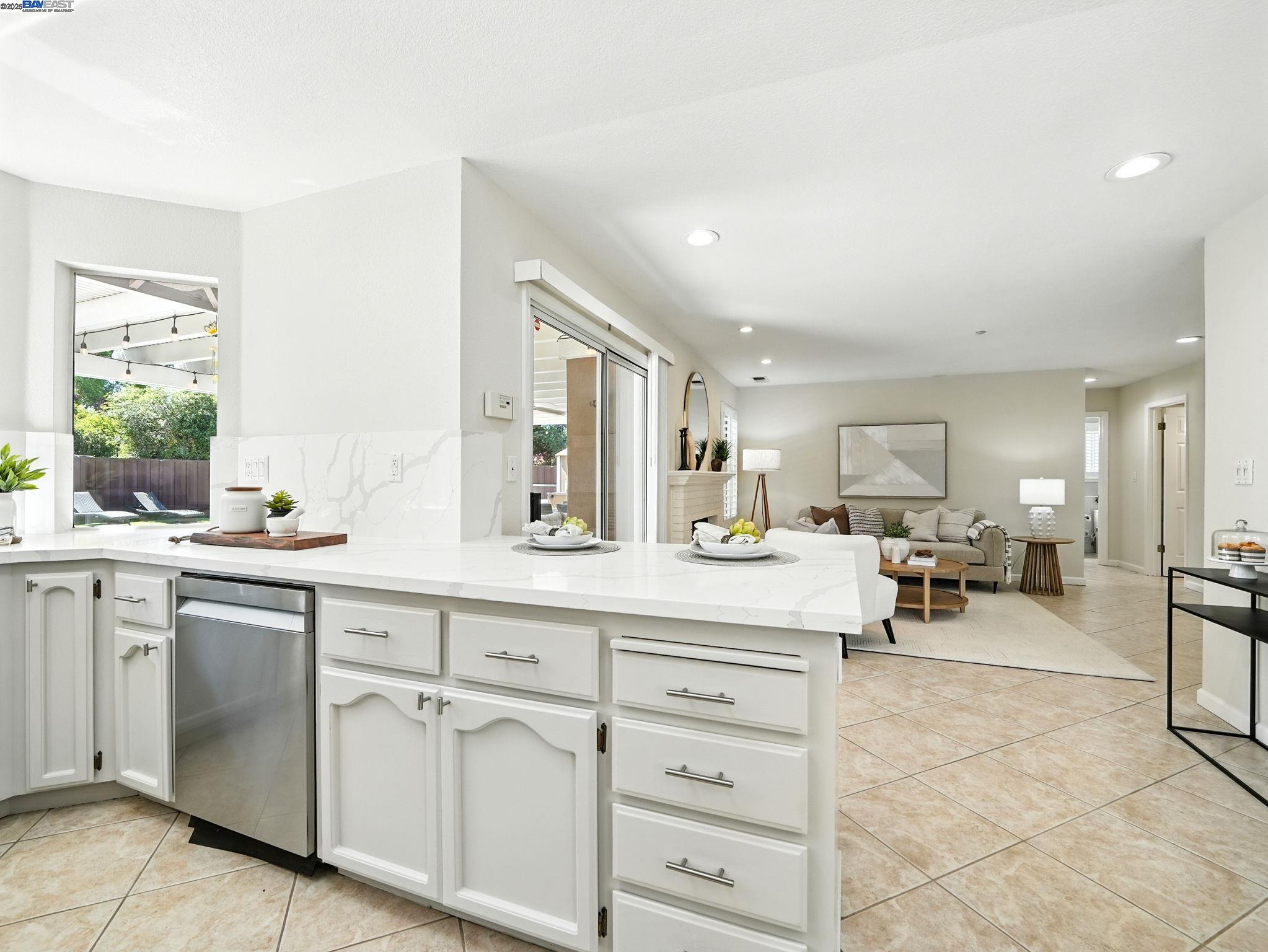 Detail Gallery Image 11 of 53 For 775 Vivian Dr, Livermore,  CA 94550 - 4 Beds | 3 Baths