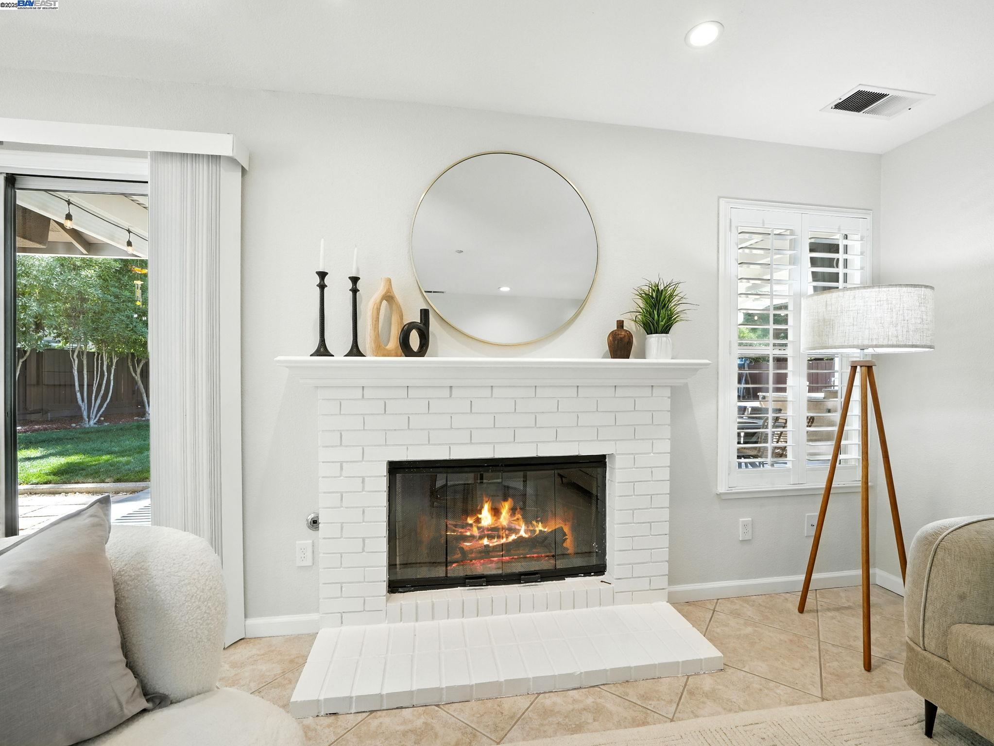 Detail Gallery Image 13 of 53 For 775 Vivian Dr, Livermore,  CA 94550 - 4 Beds | 3 Baths