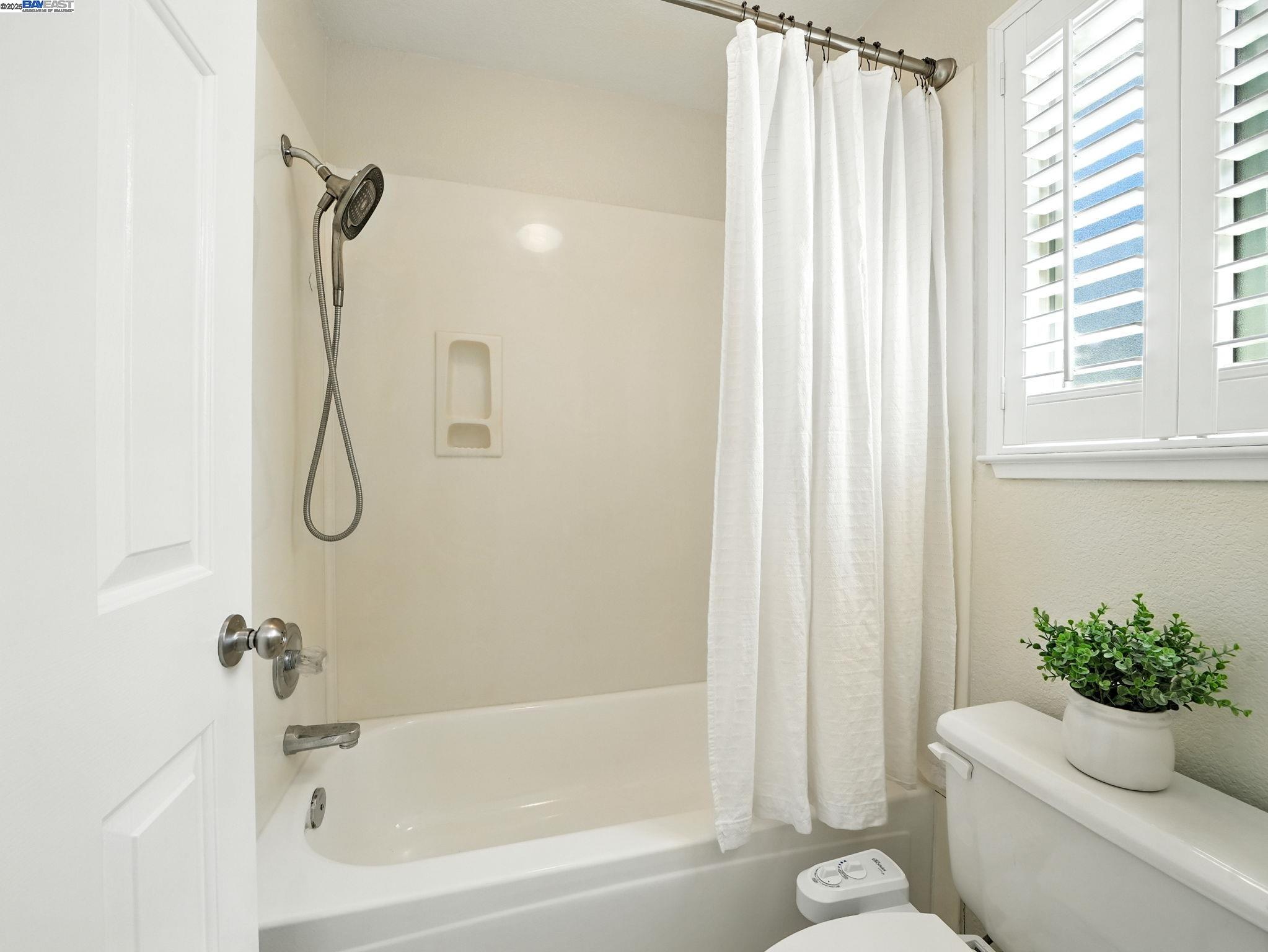 Detail Gallery Image 27 of 53 For 775 Vivian Dr, Livermore,  CA 94550 - 4 Beds | 3 Baths