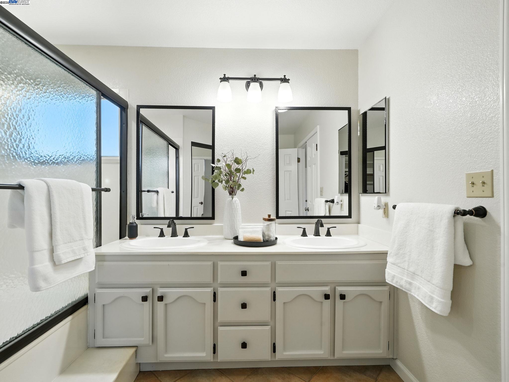 Detail Gallery Image 32 of 53 For 775 Vivian Dr, Livermore,  CA 94550 - 4 Beds | 3 Baths