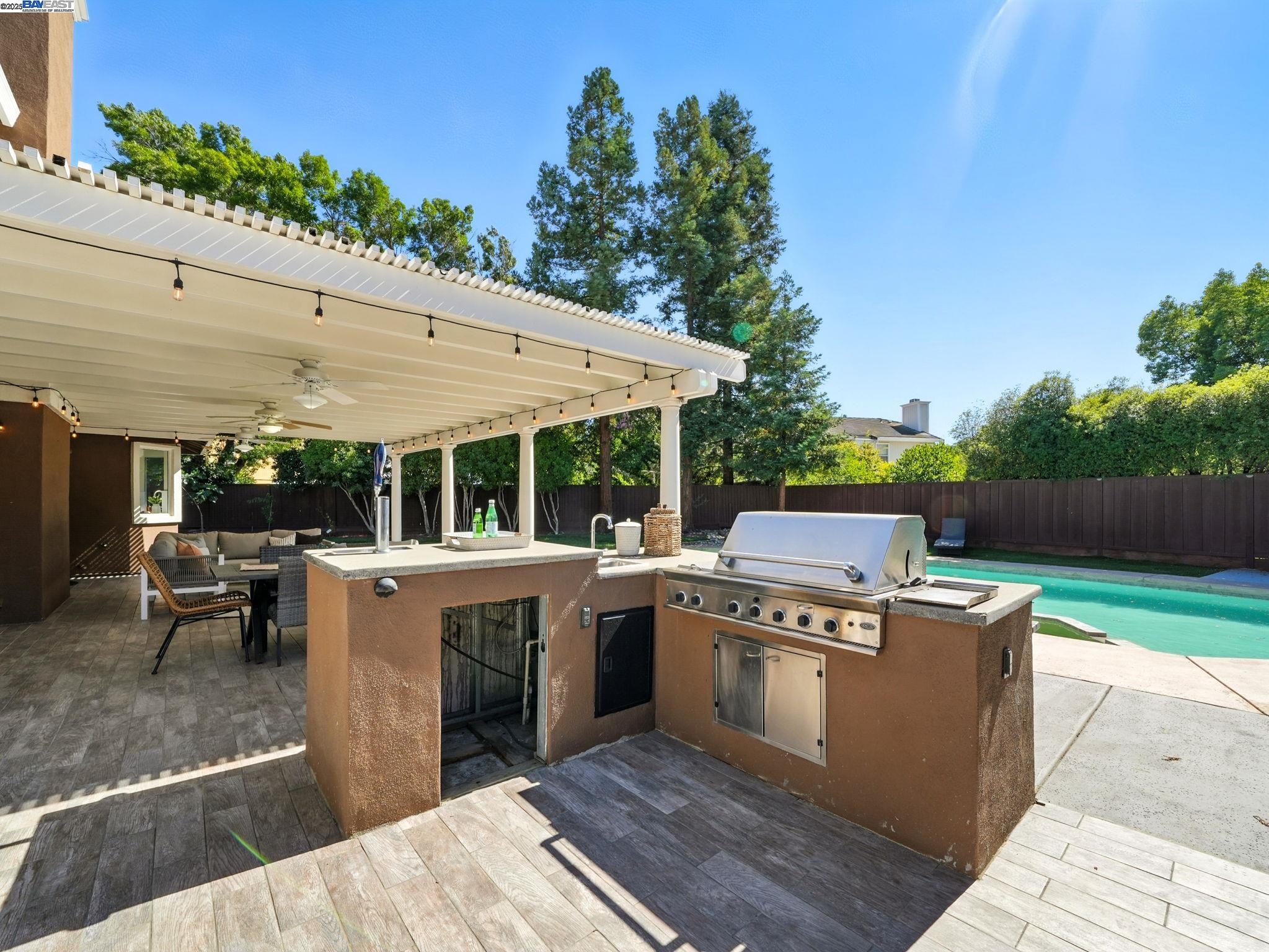 Detail Gallery Image 39 of 53 For 775 Vivian Dr, Livermore,  CA 94550 - 4 Beds | 3 Baths
