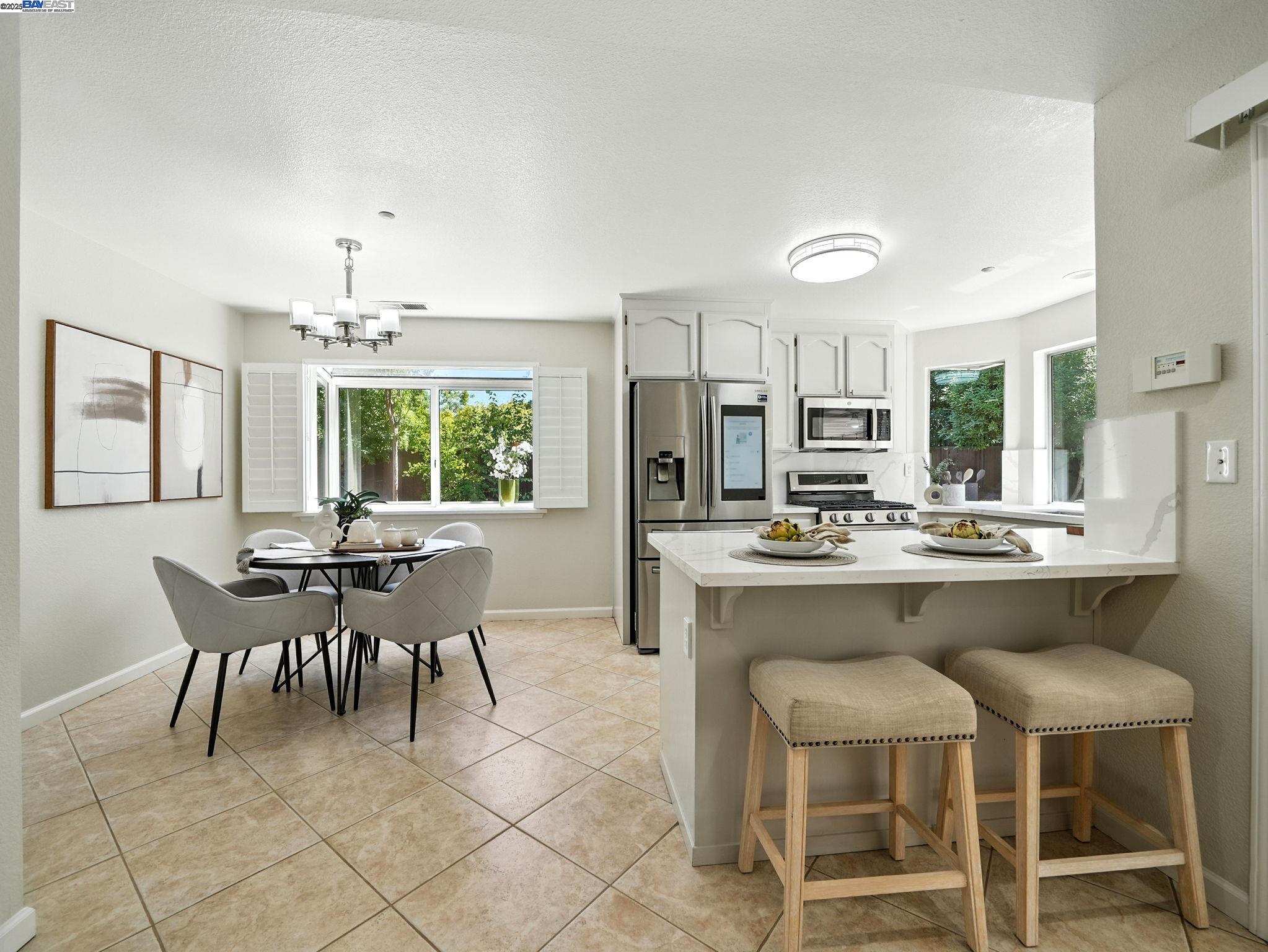 Detail Gallery Image 8 of 53 For 775 Vivian Dr, Livermore,  CA 94550 - 4 Beds | 3 Baths