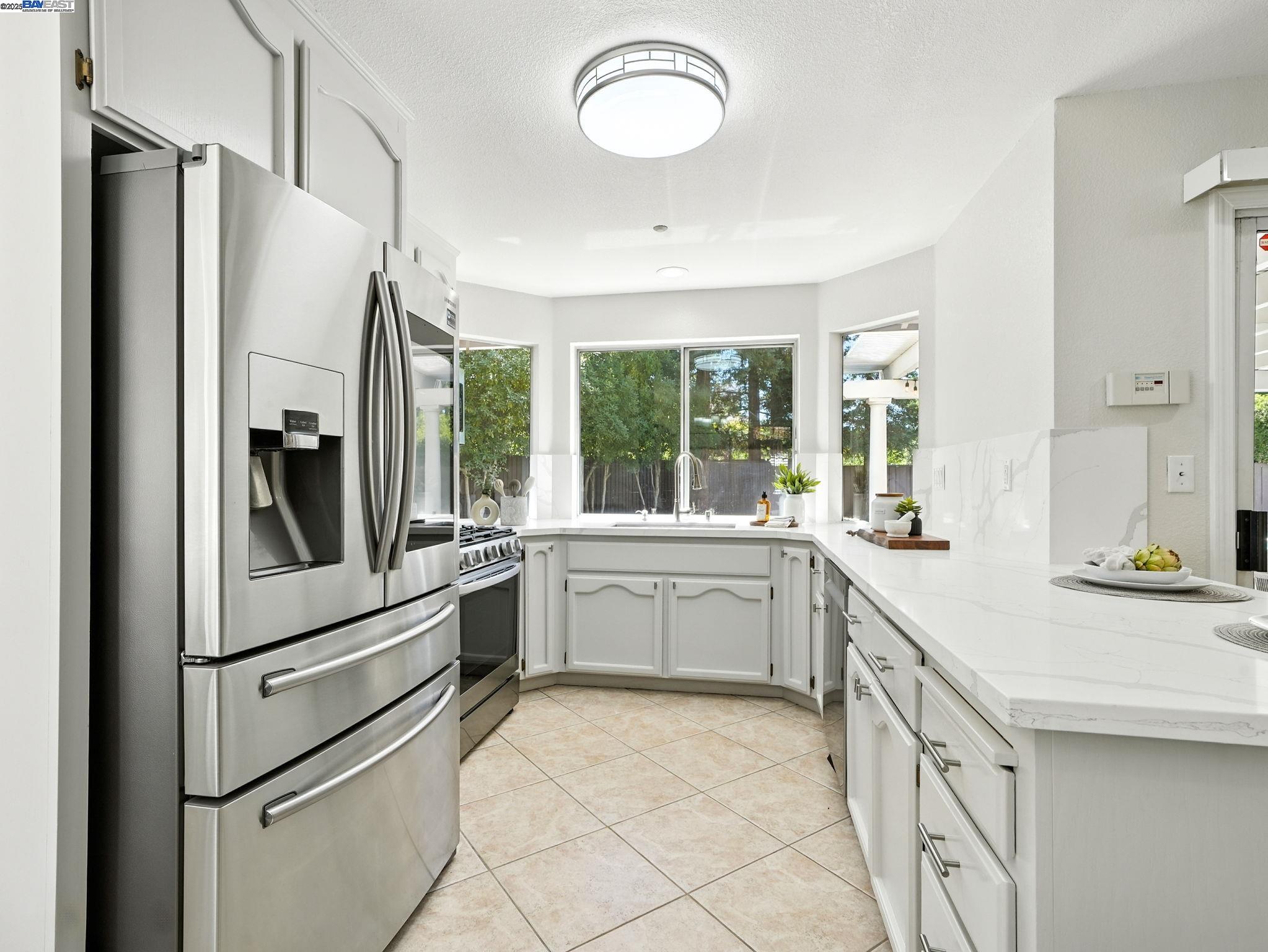 Detail Gallery Image 9 of 53 For 775 Vivian Dr, Livermore,  CA 94550 - 4 Beds | 3 Baths
