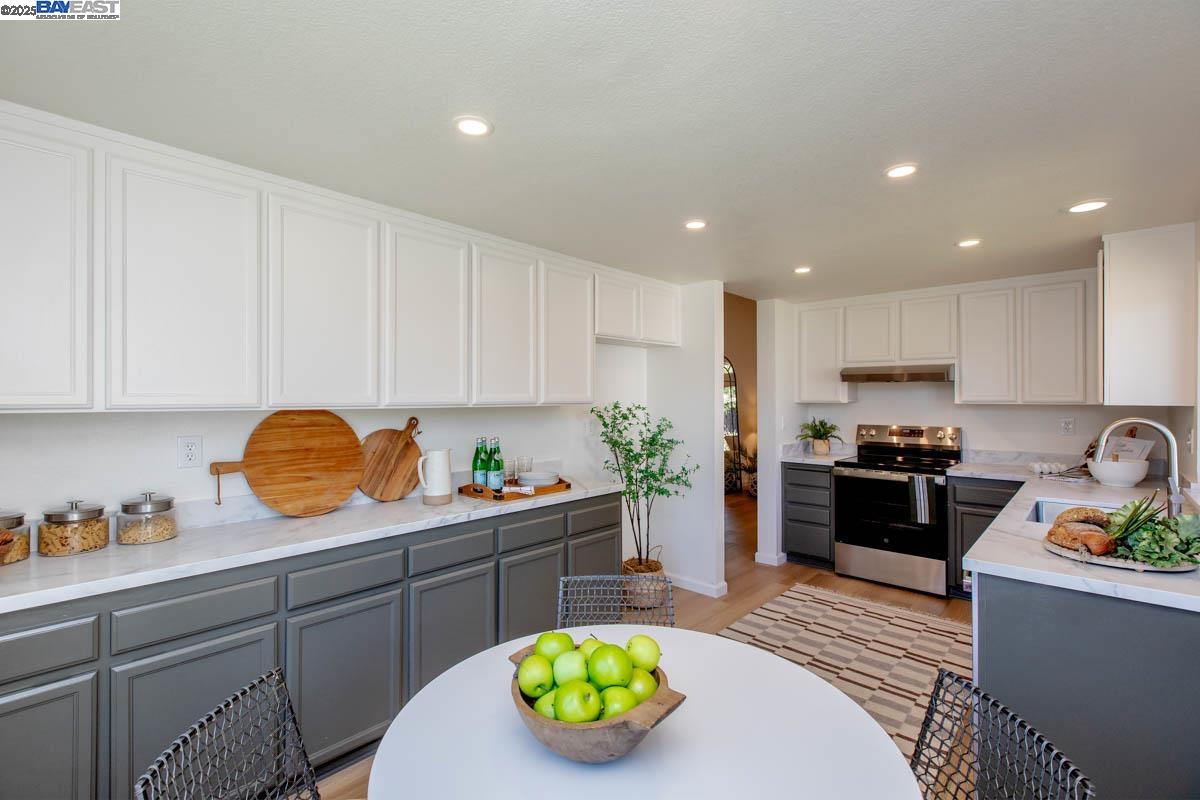 Detail Gallery Image 12 of 40 For 21 Ulster Pl, Alameda,  CA 94502 - 3 Beds | 2 Baths