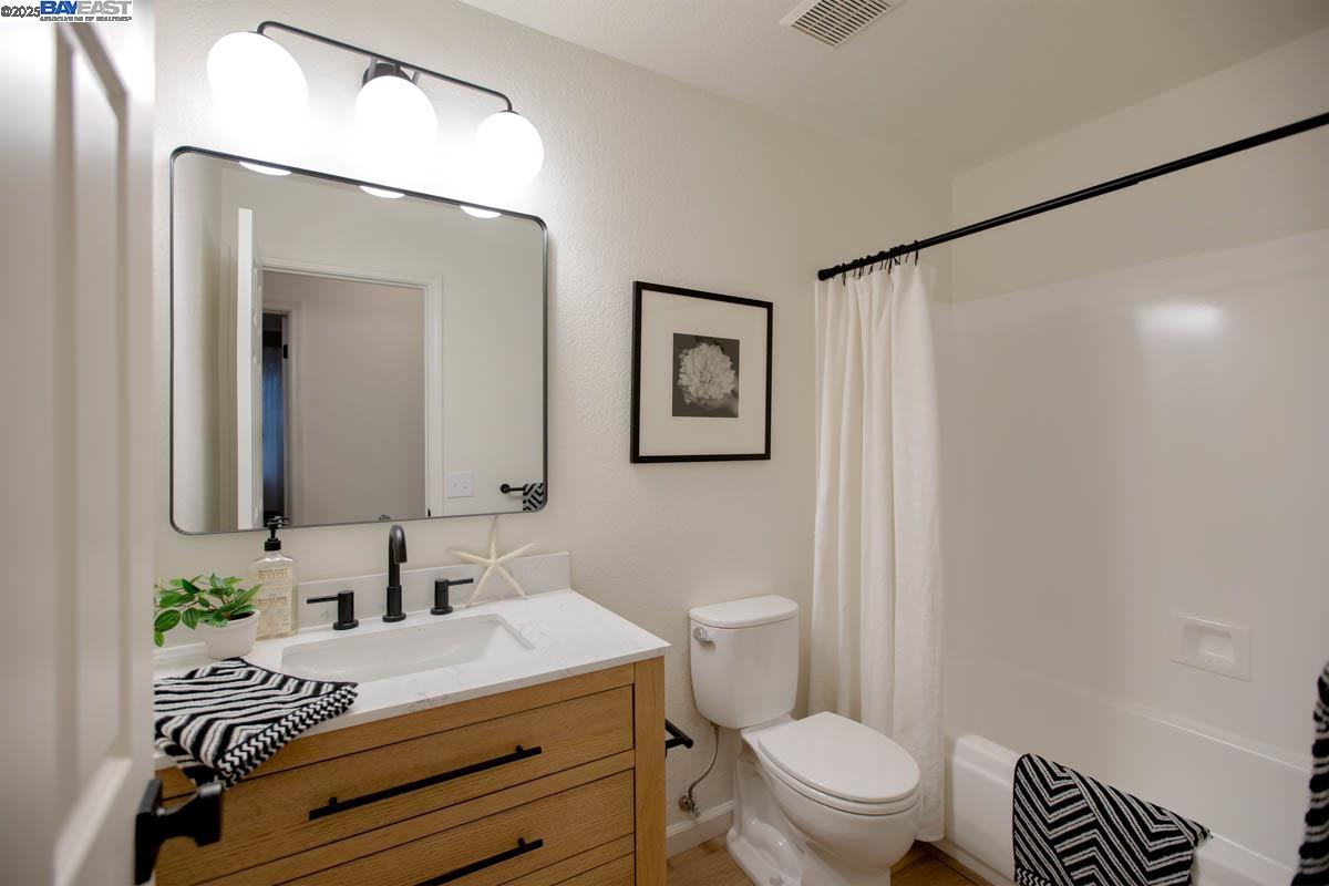 Detail Gallery Image 26 of 40 For 21 Ulster Pl, Alameda,  CA 94502 - 3 Beds | 2 Baths