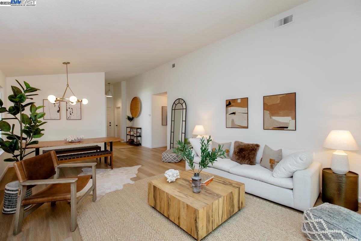 Detail Gallery Image 8 of 40 For 21 Ulster Pl, Alameda,  CA 94502 - 3 Beds | 2 Baths