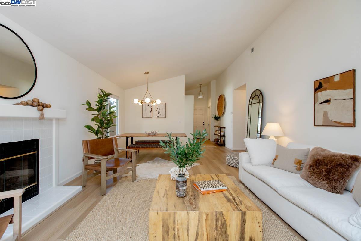 Detail Gallery Image 9 of 40 For 21 Ulster Pl, Alameda,  CA 94502 - 3 Beds | 2 Baths