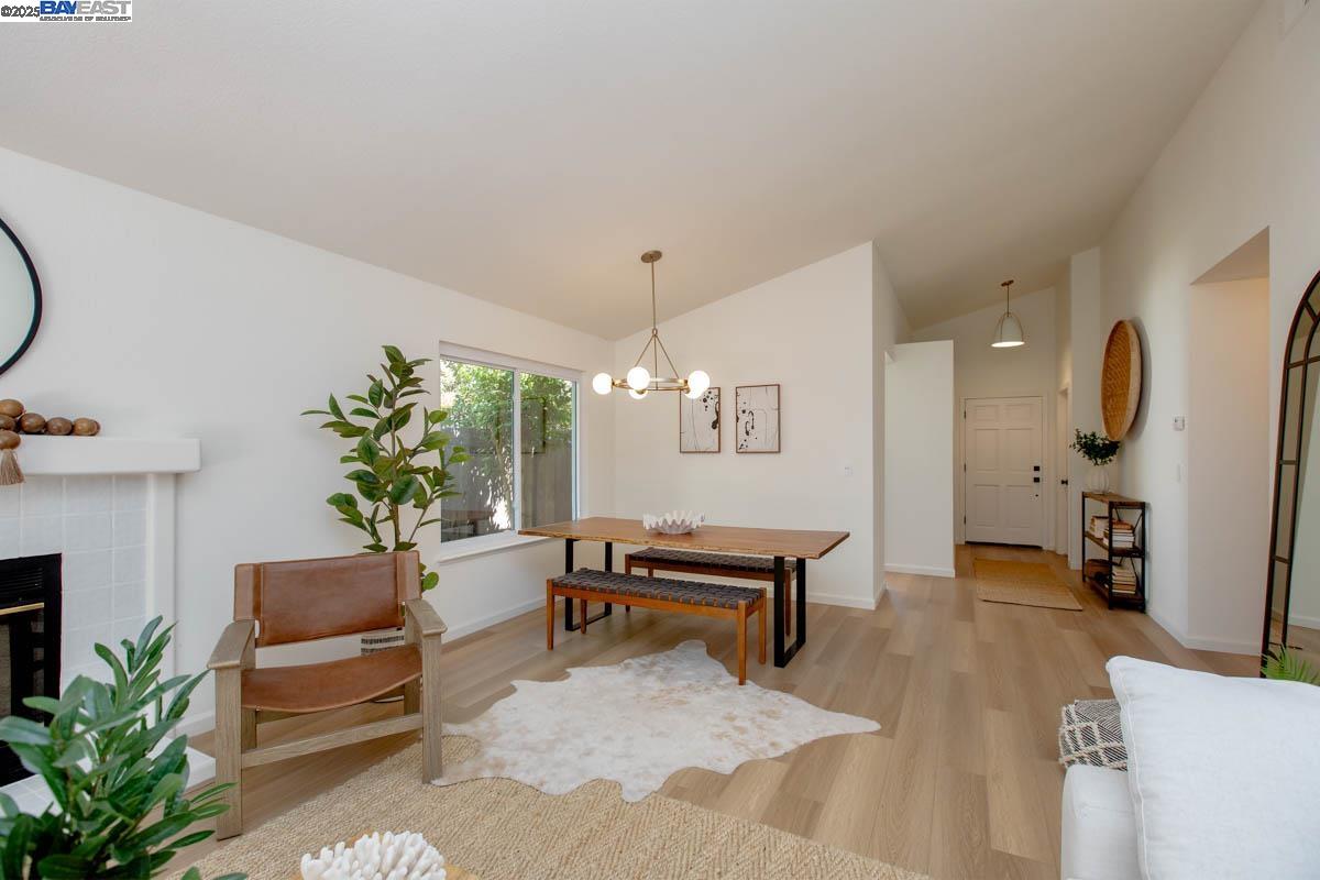 Detail Gallery Image 10 of 40 For 21 Ulster Pl, Alameda,  CA 94502 - 3 Beds | 2 Baths