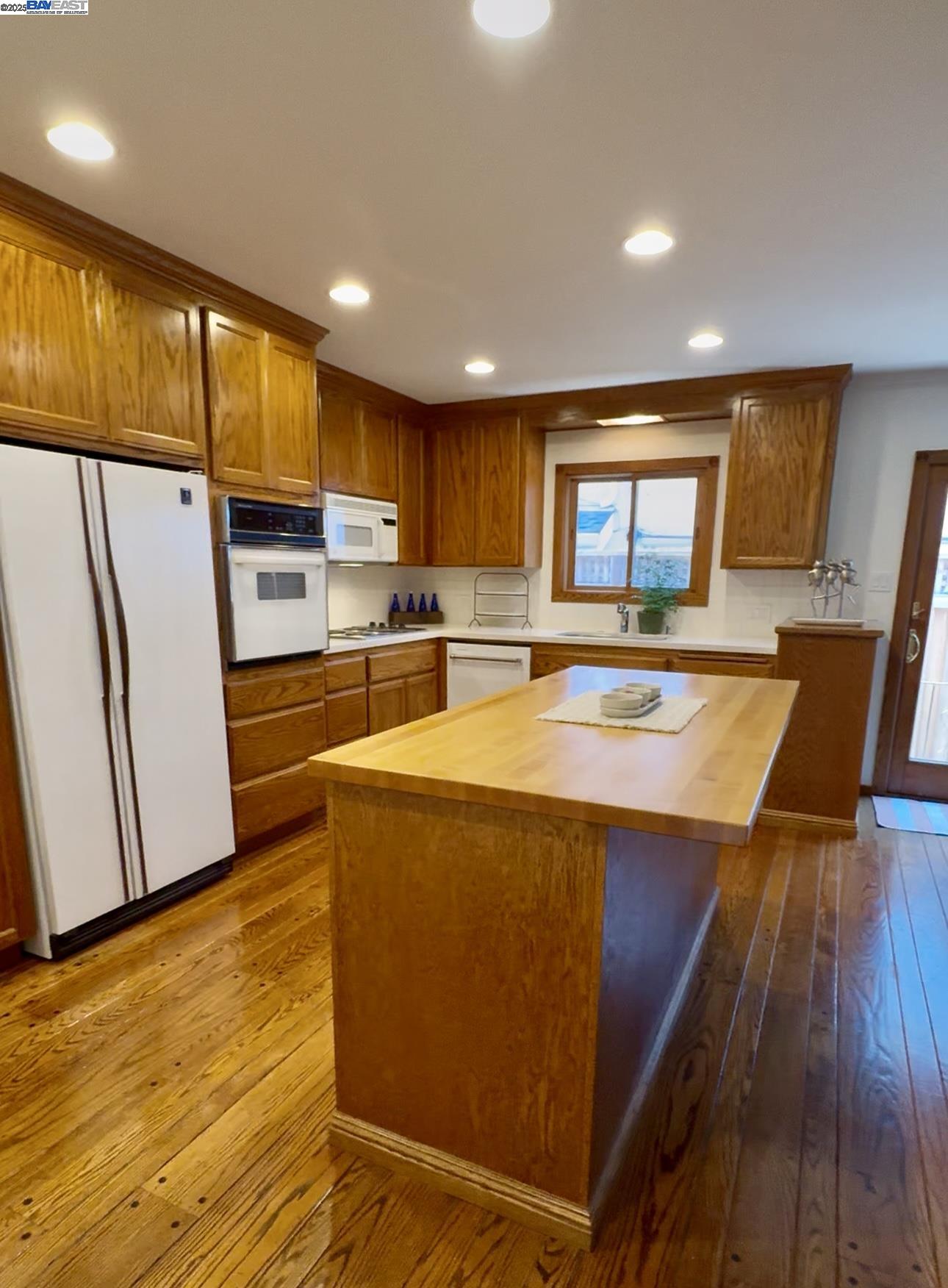 Detail Gallery Image 14 of 46 For 3286 San Jose, Alameda,  CA 94501 - 3 Beds | 2 Baths