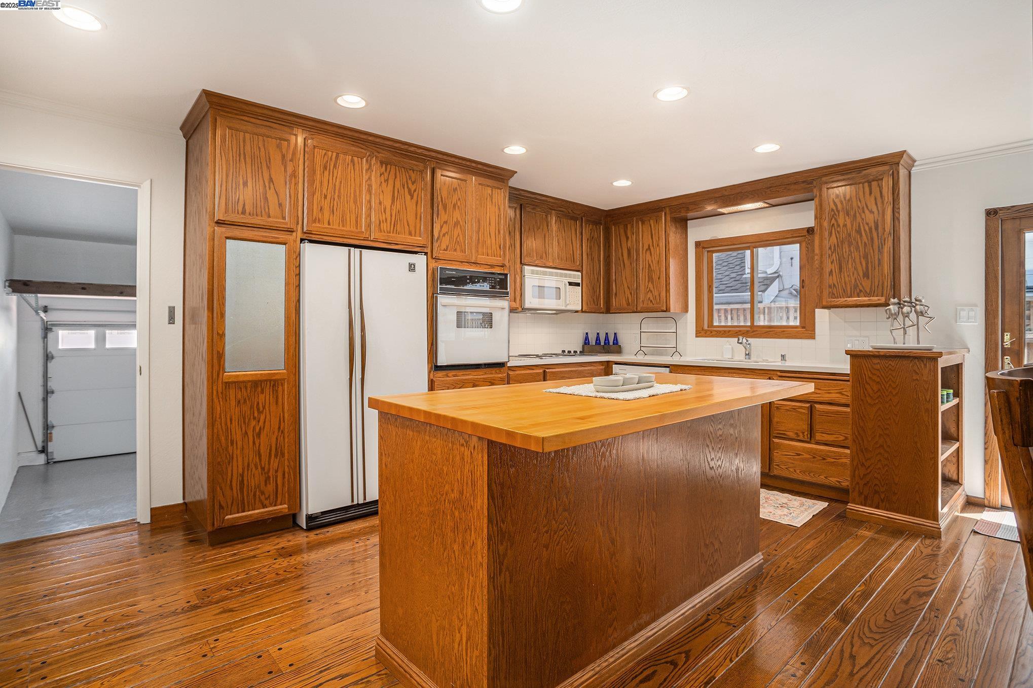 Detail Gallery Image 27 of 46 For 3286 San Jose, Alameda,  CA 94501 - 3 Beds | 2 Baths