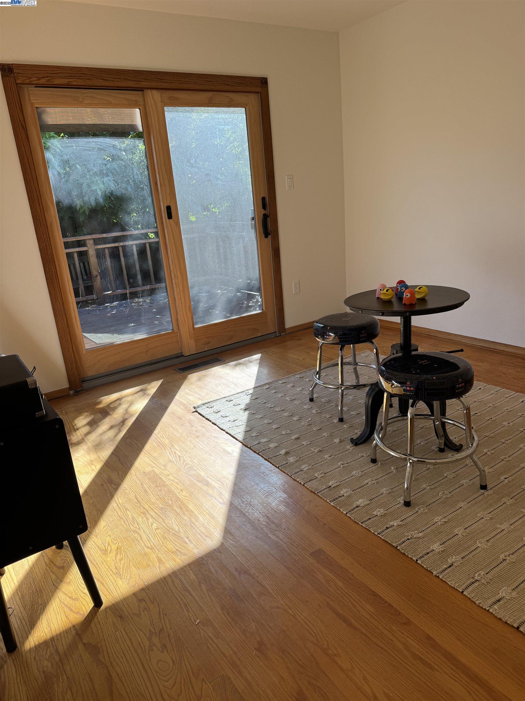 Detail Gallery Image 9 of 46 For 3286 San Jose, Alameda,  CA 94501 - 3 Beds | 2 Baths